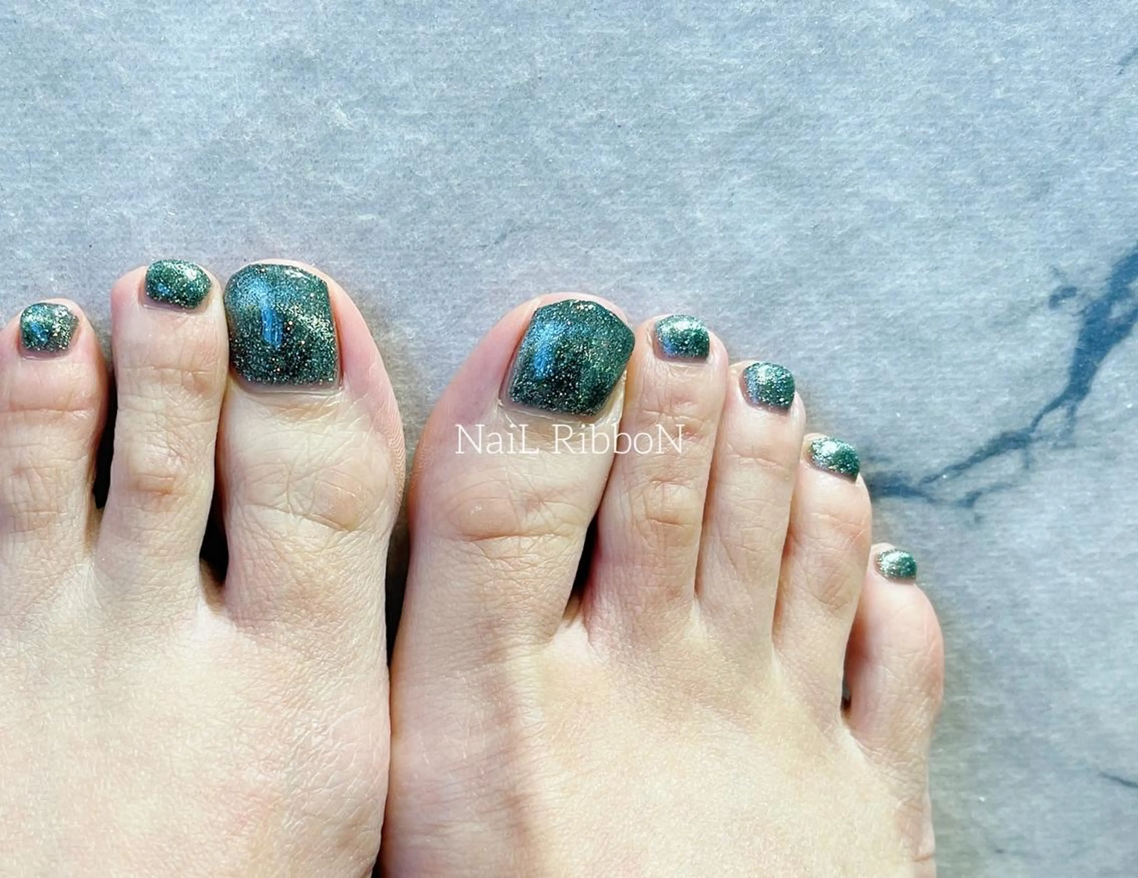 ネイル ネイルリボン 受付スタッフのネイルデザイン