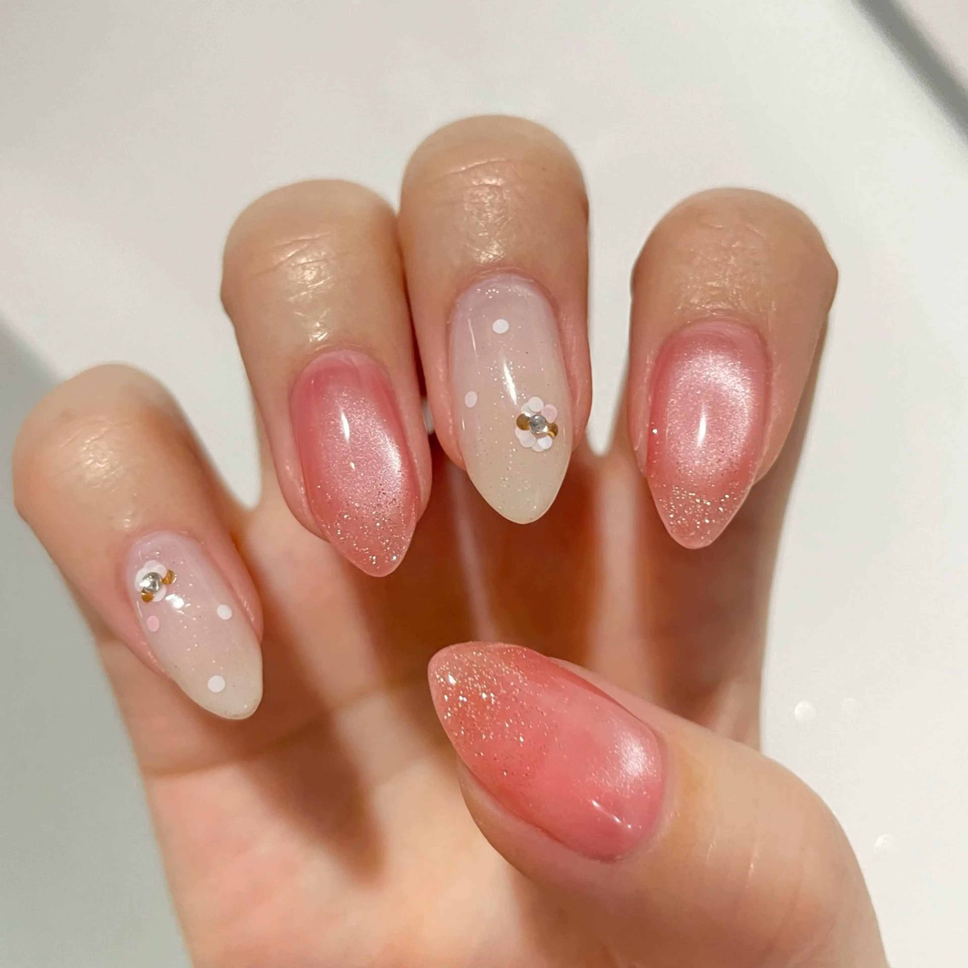 ネイル ハンドネイル ecrin.ネイル 新HBLの眉毛・アイブロウイメージ