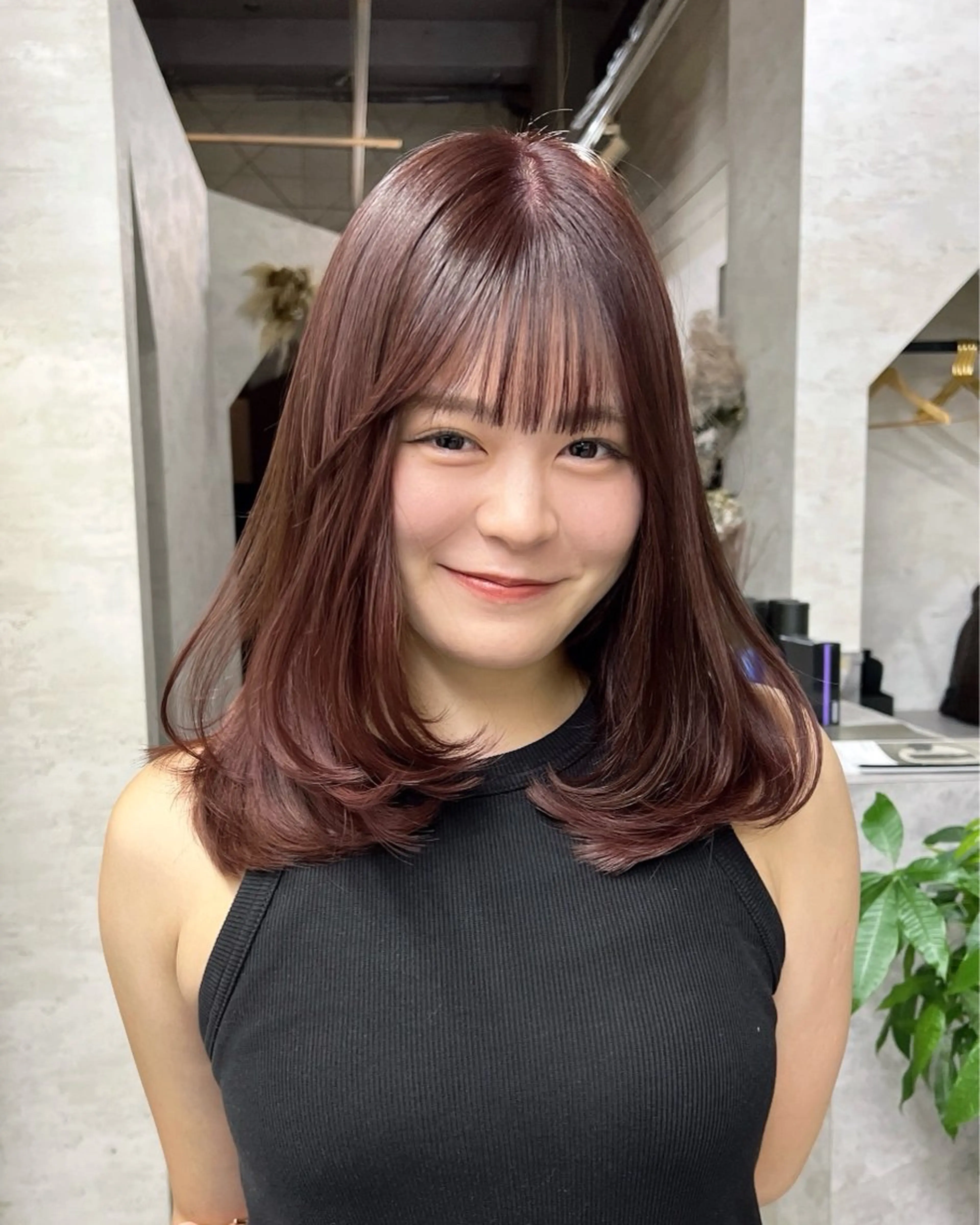 セミロング カラー レイヤーカット カット ヘアカラー トリートメント ブリーチなしカラー ダブルカラーエクステのヘアスタイル
