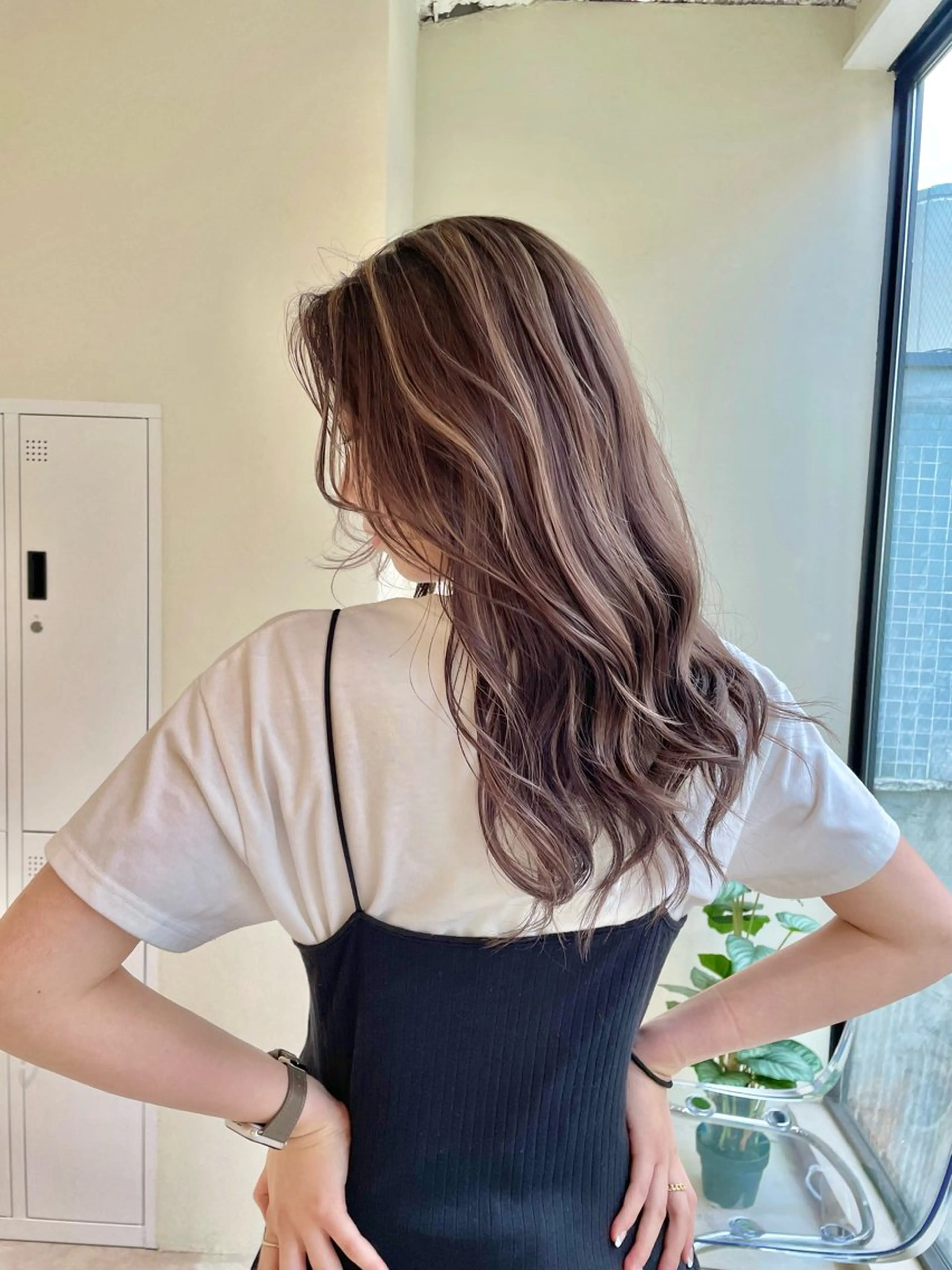 セミロング ブリーチ指名 No１🏆RENのヘアスタイル