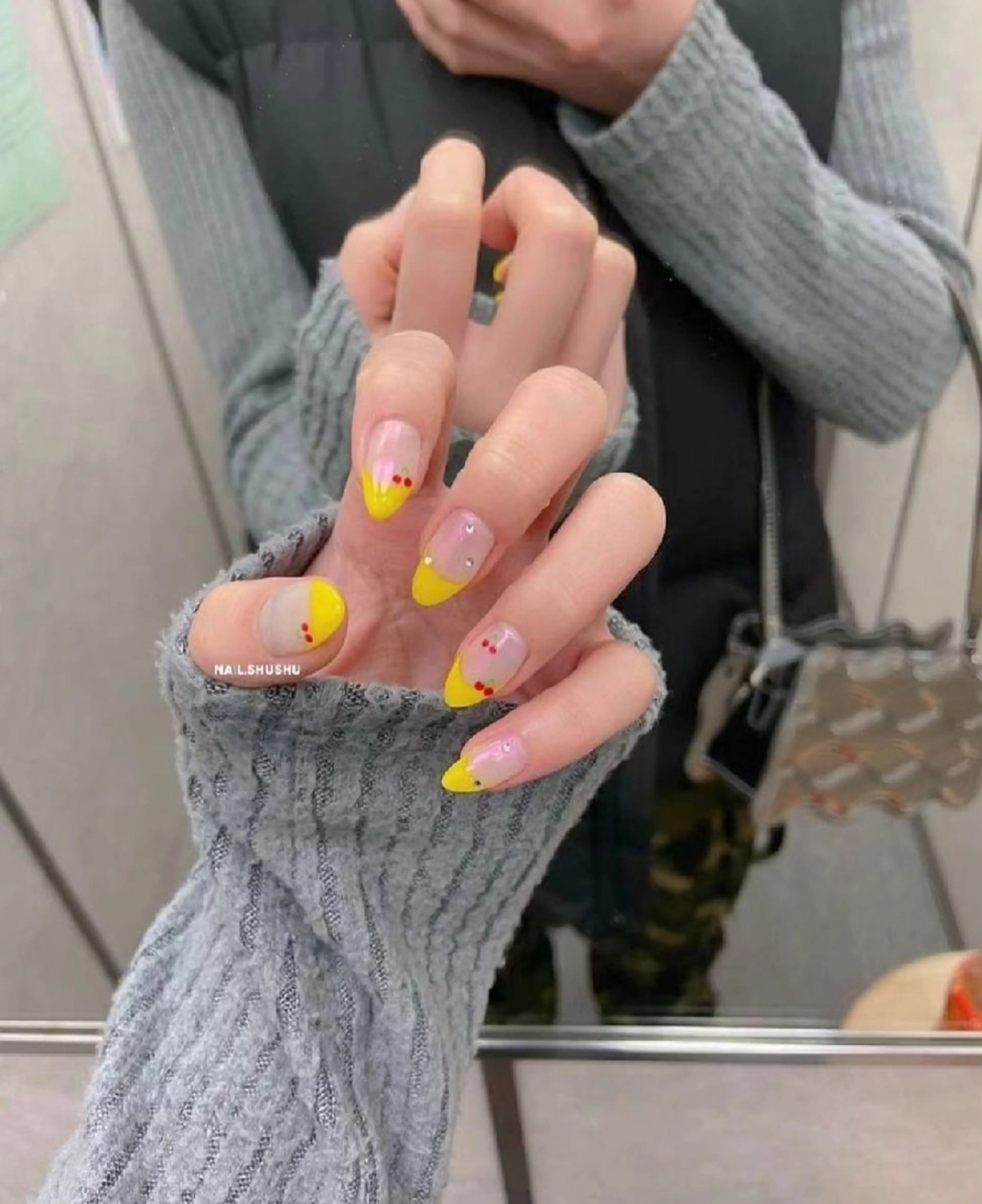 ネイル 持ち込み ニュアンスネイル ワンカラーネイル シンプルネイル 春ネイル ハンドネイル 3dパーツ/流行り 👧shushu❤️のネイルデザイン