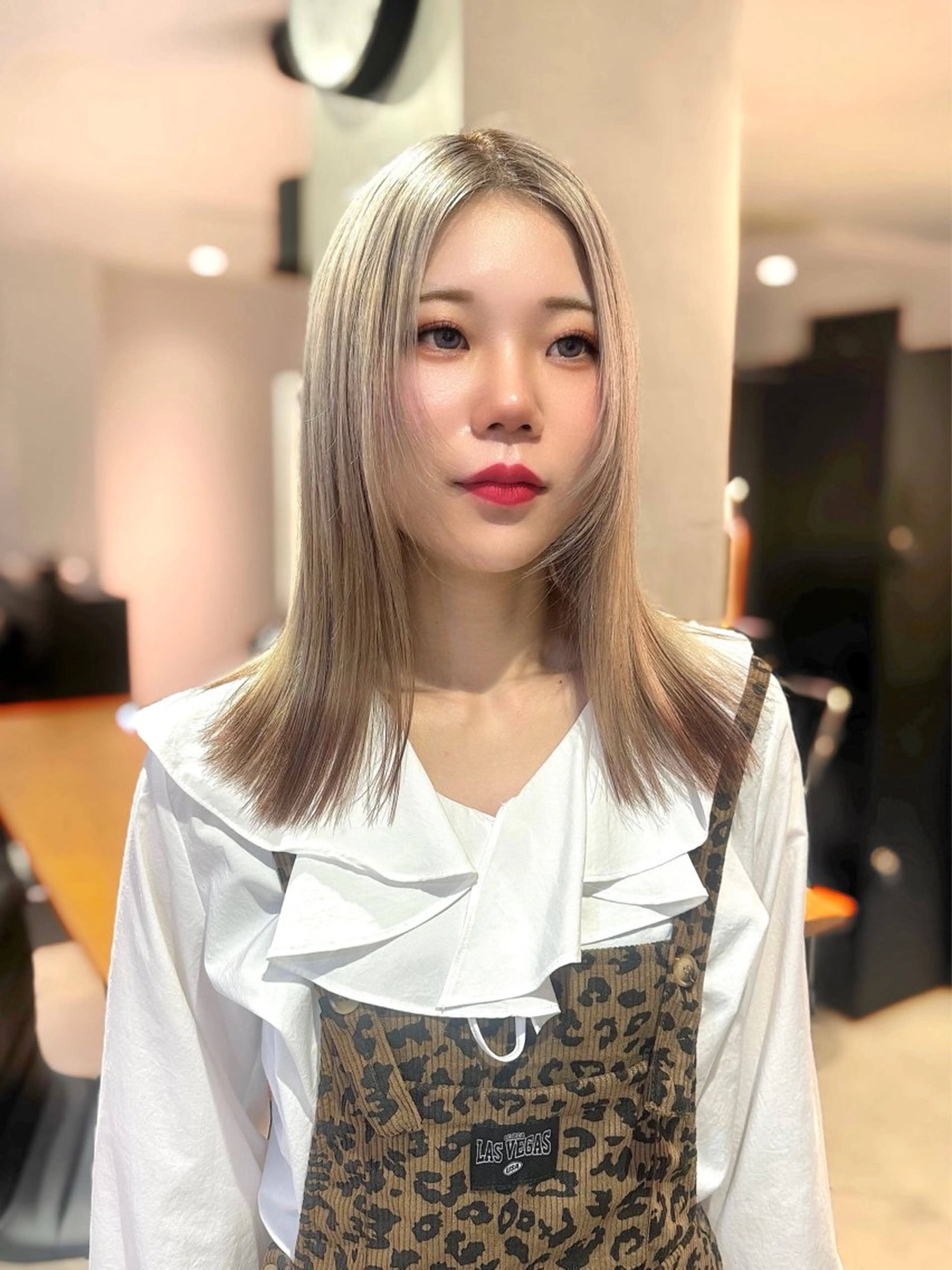 セミロング カラー ヘアカラー 🌻名古屋🌻 🫧ハイトーン🫧のヘアスタイル