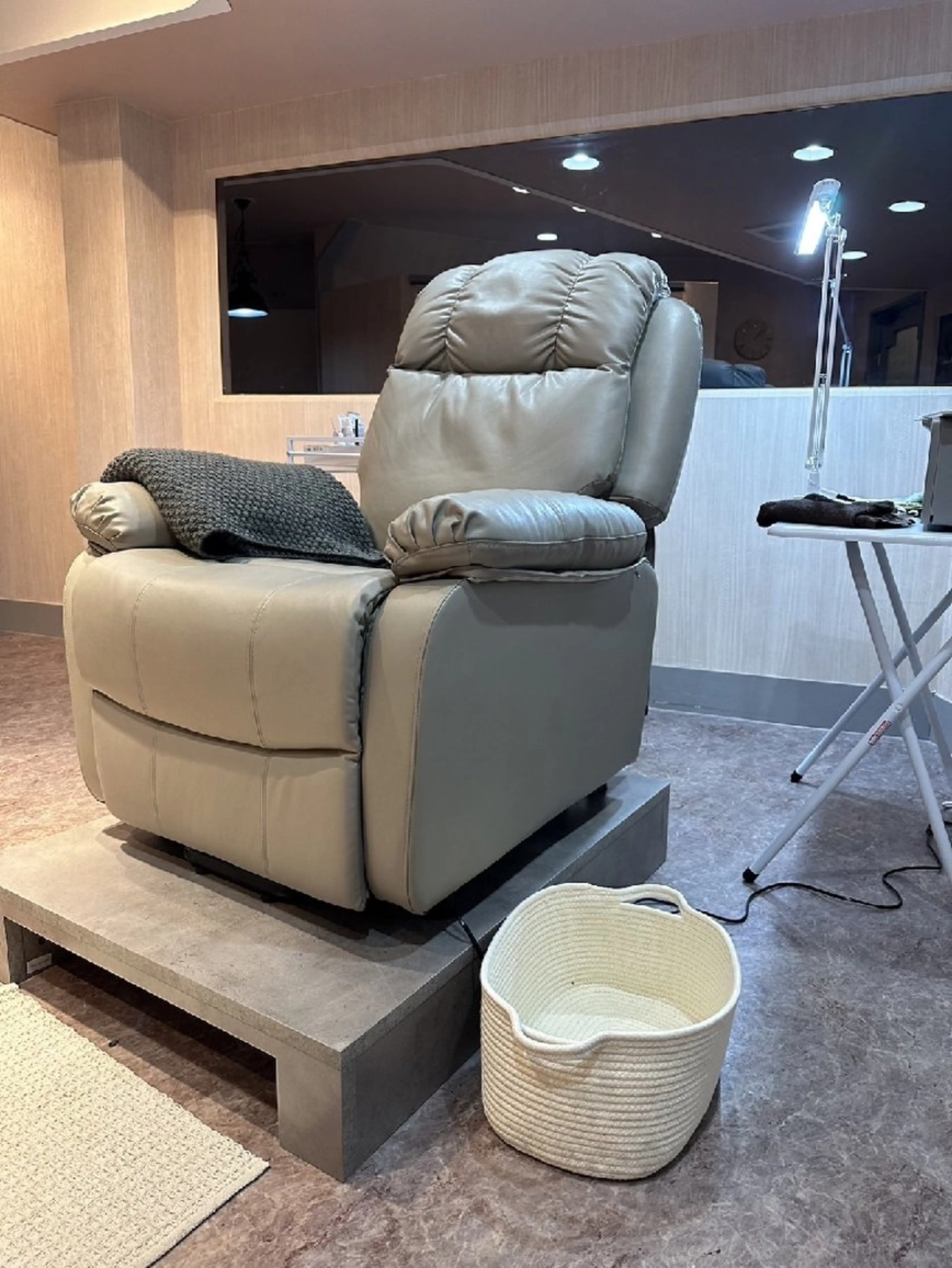 眉毛(毛流れ矯正)＋眉毛ワックス＋メイクの写真