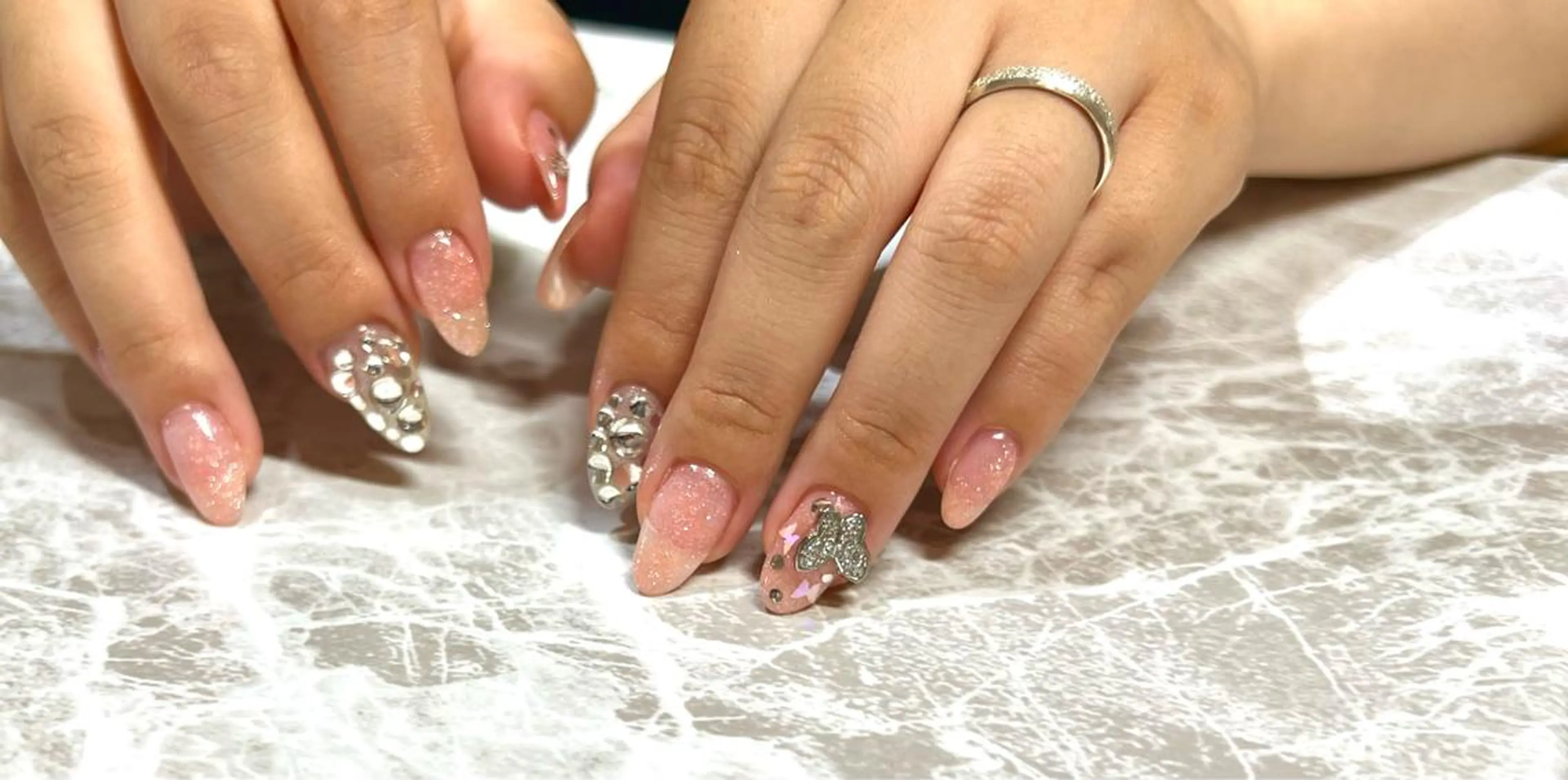 ネイル ワンホンネイル aime 中崎町のネイルデザイン