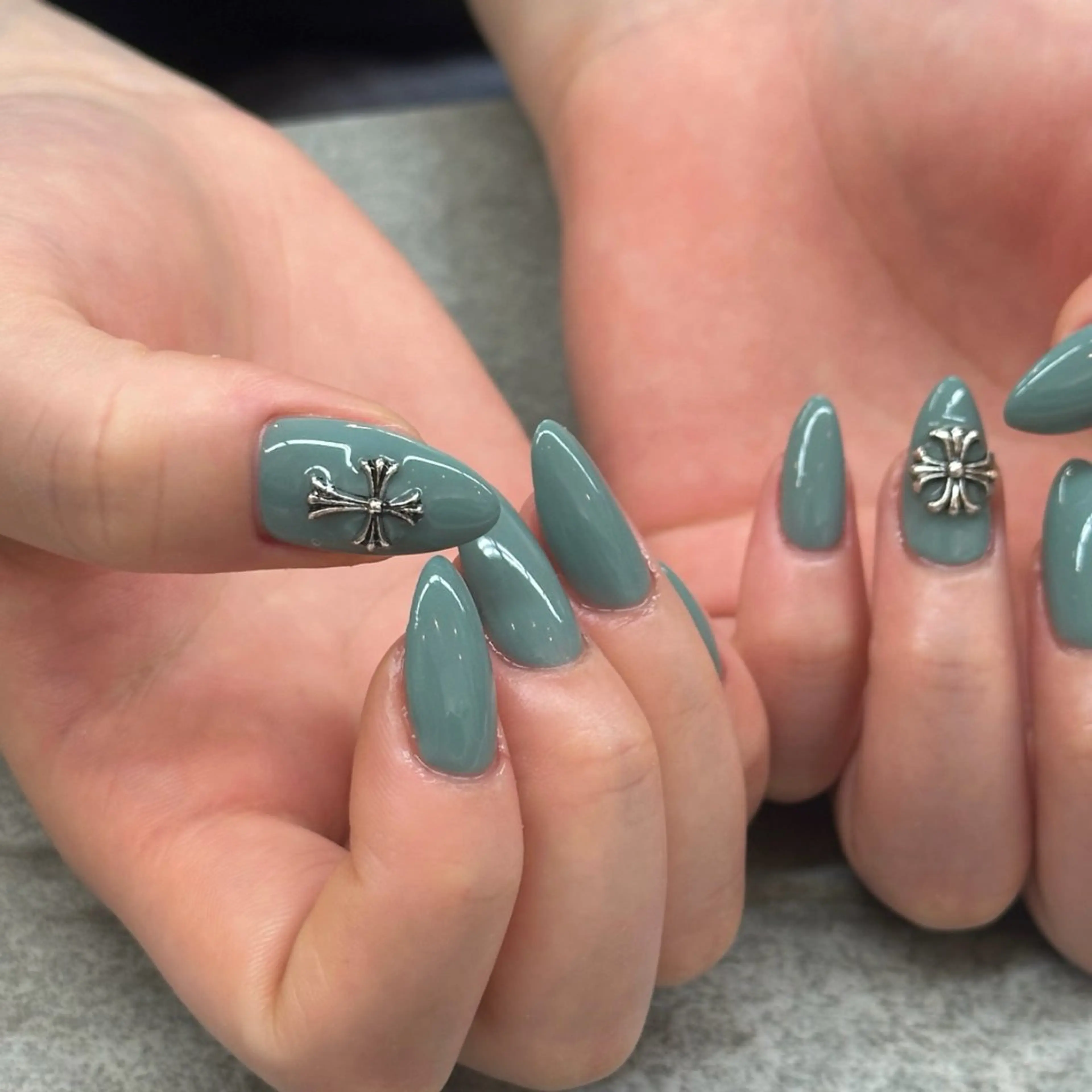 当日限定‼︎【オフ有り】hand ワンカラー🍓🌟の写真