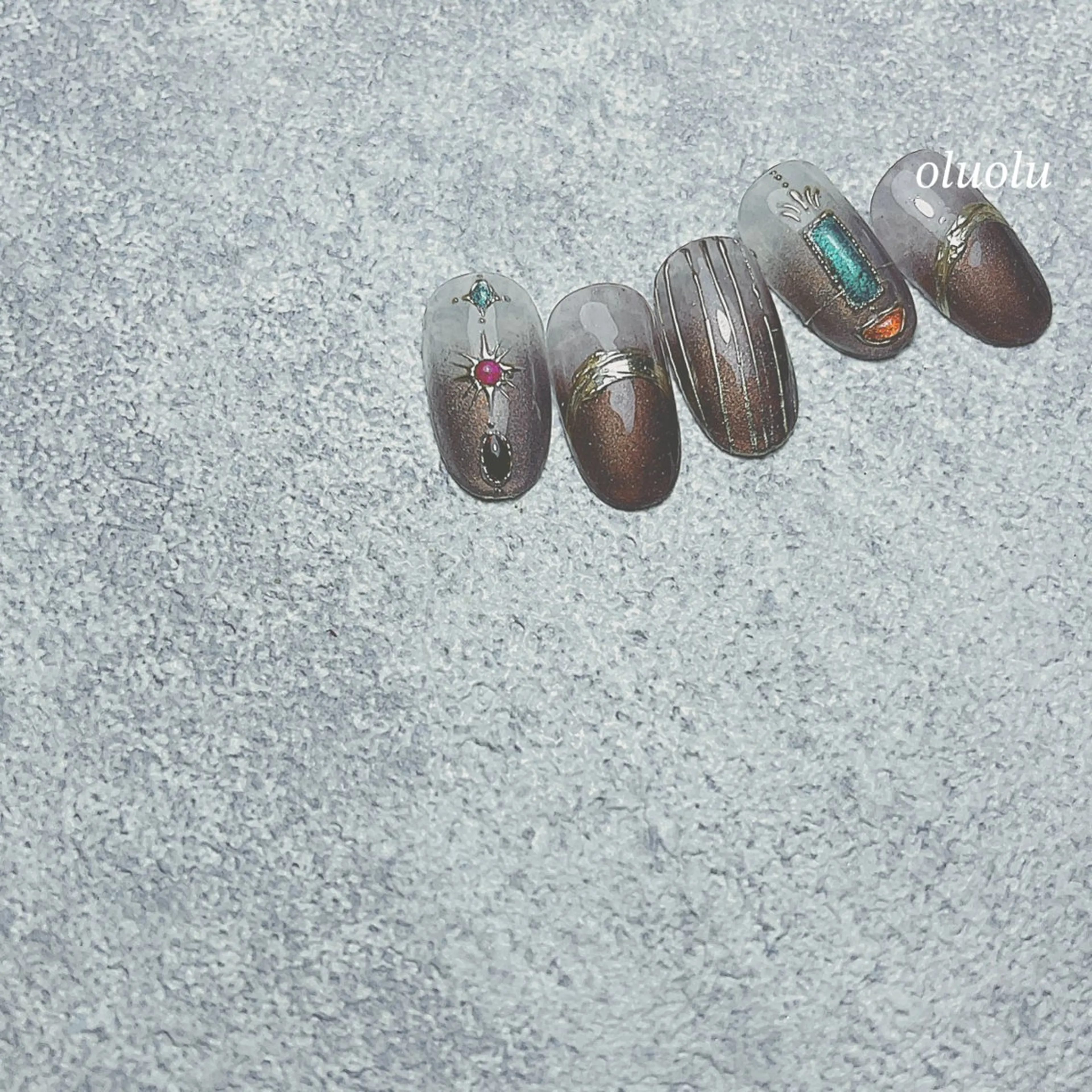 ネイル アートネイル ブラウン フットネイル ミラーネイル ニュアンスネイル ハンドネイル 大村 紬華のネイルデザイン