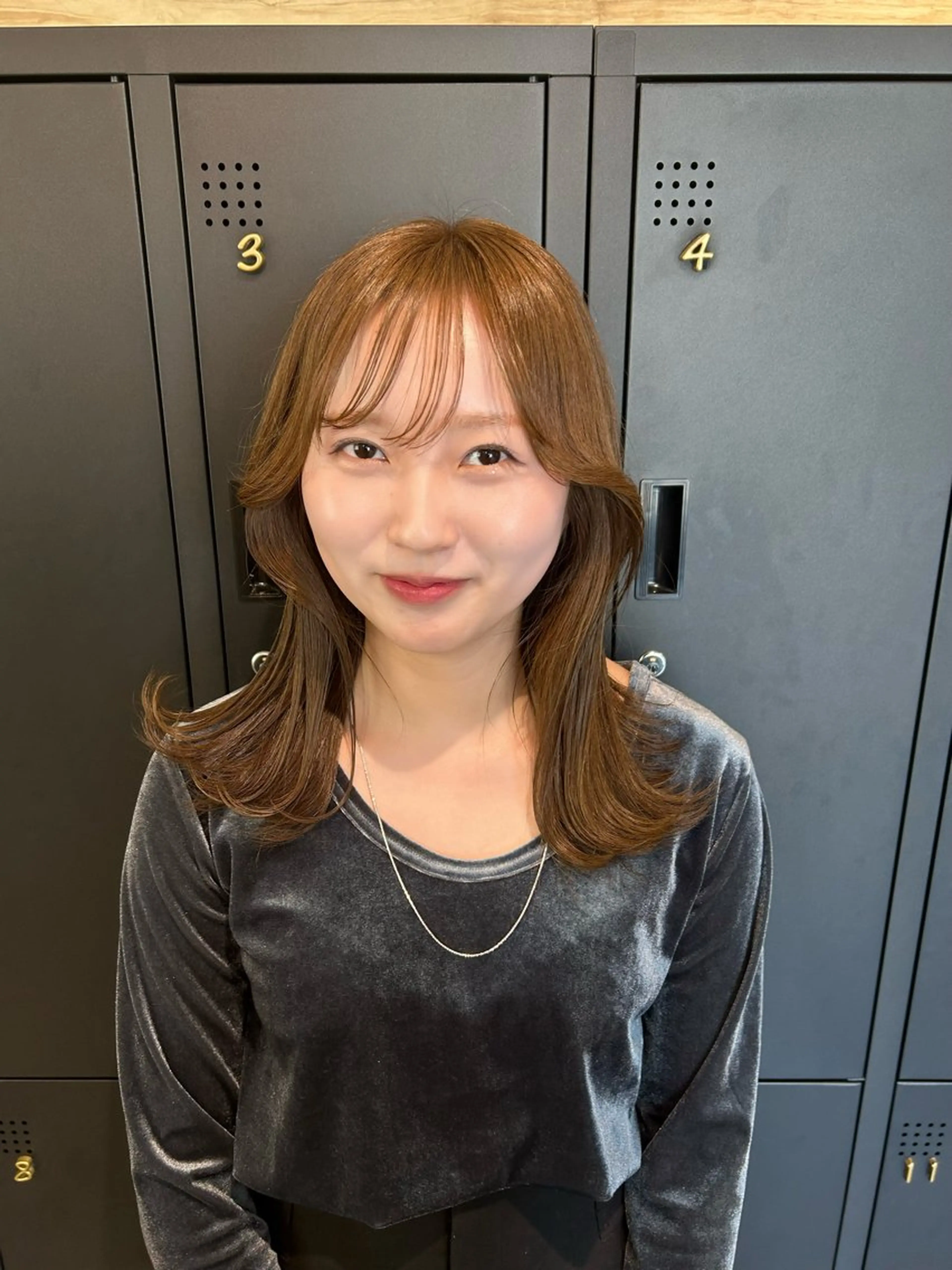 セミロング カラー suri-ru hair【スリールヘアー】所属・FURUSAWA AOIのヘアスタイル