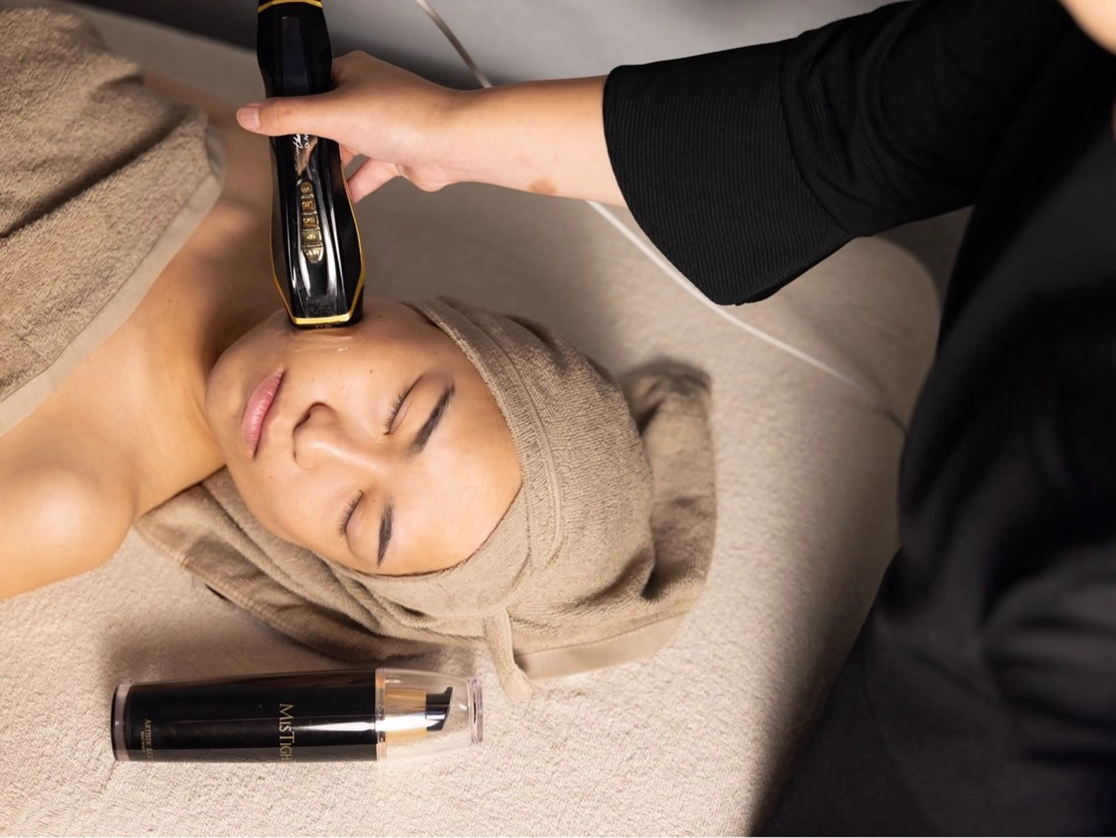 小顔リフトアップ　お顔パック付きの写真