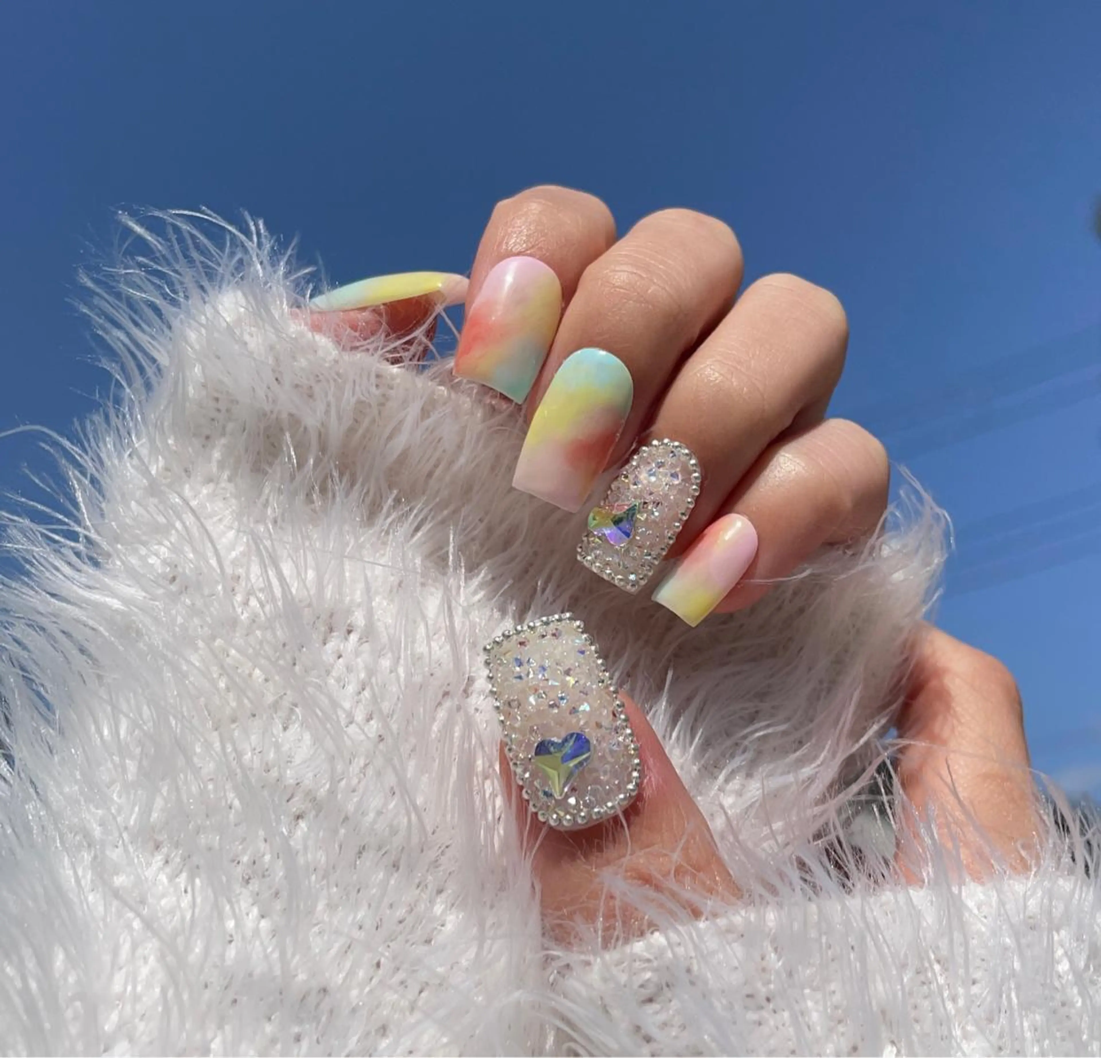 ネイル VIERU 🌈🎀💖のネイルデザイン