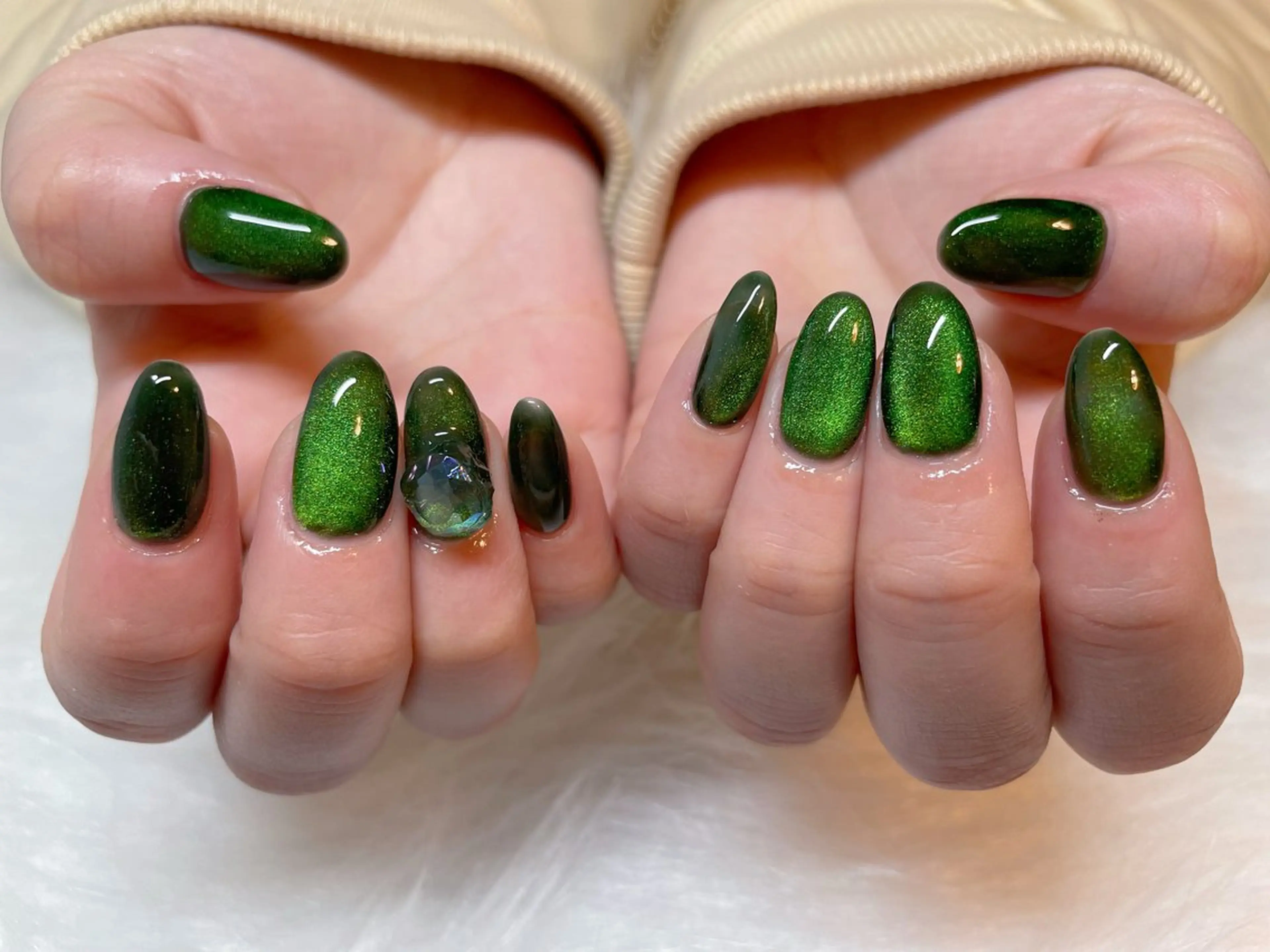 ネイル グリーン マグネットネイル ハンドネイル エン Nail salonのネイルデザイン