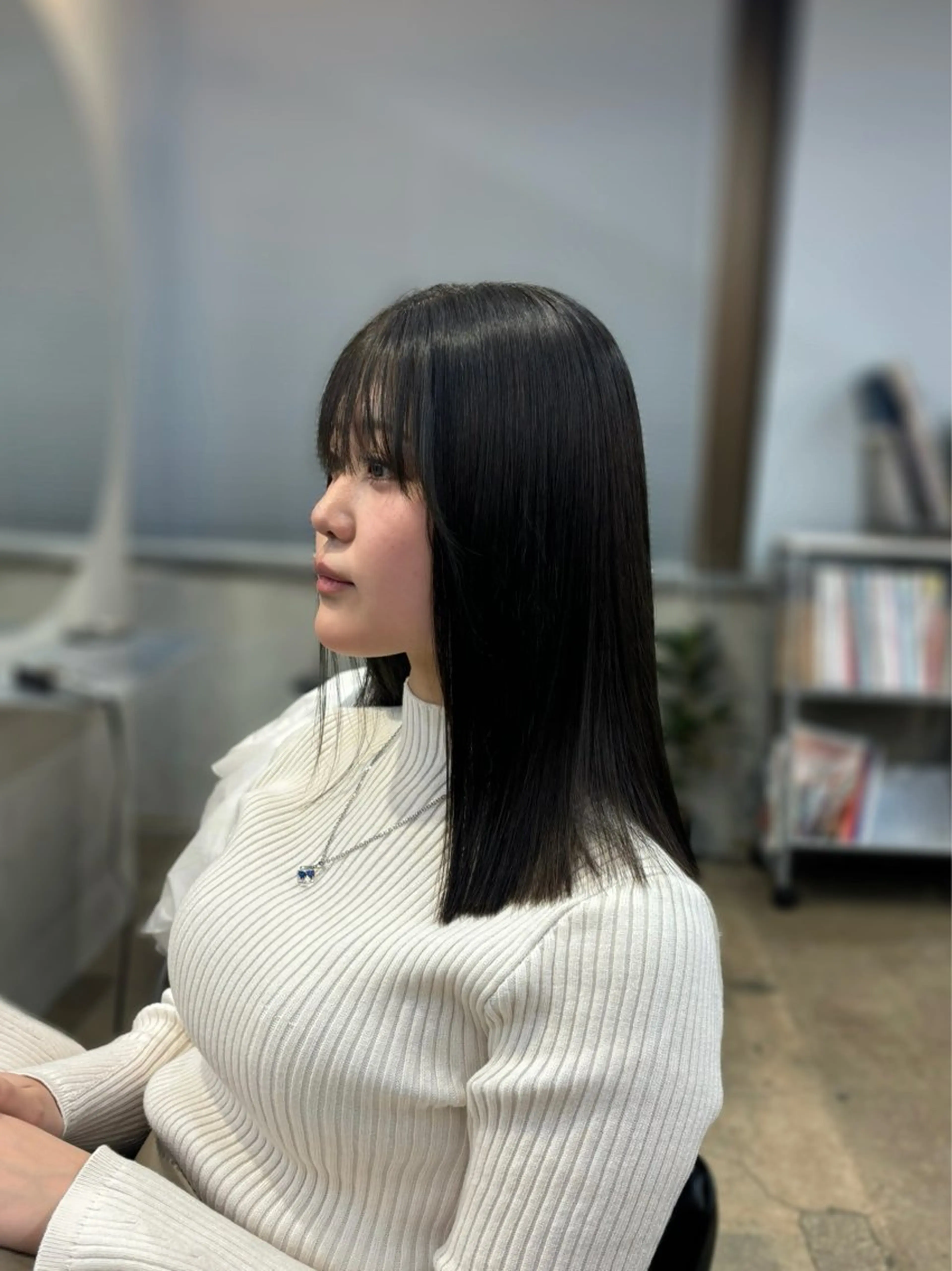 セミロング 桂 奈穂のヘアスタイル