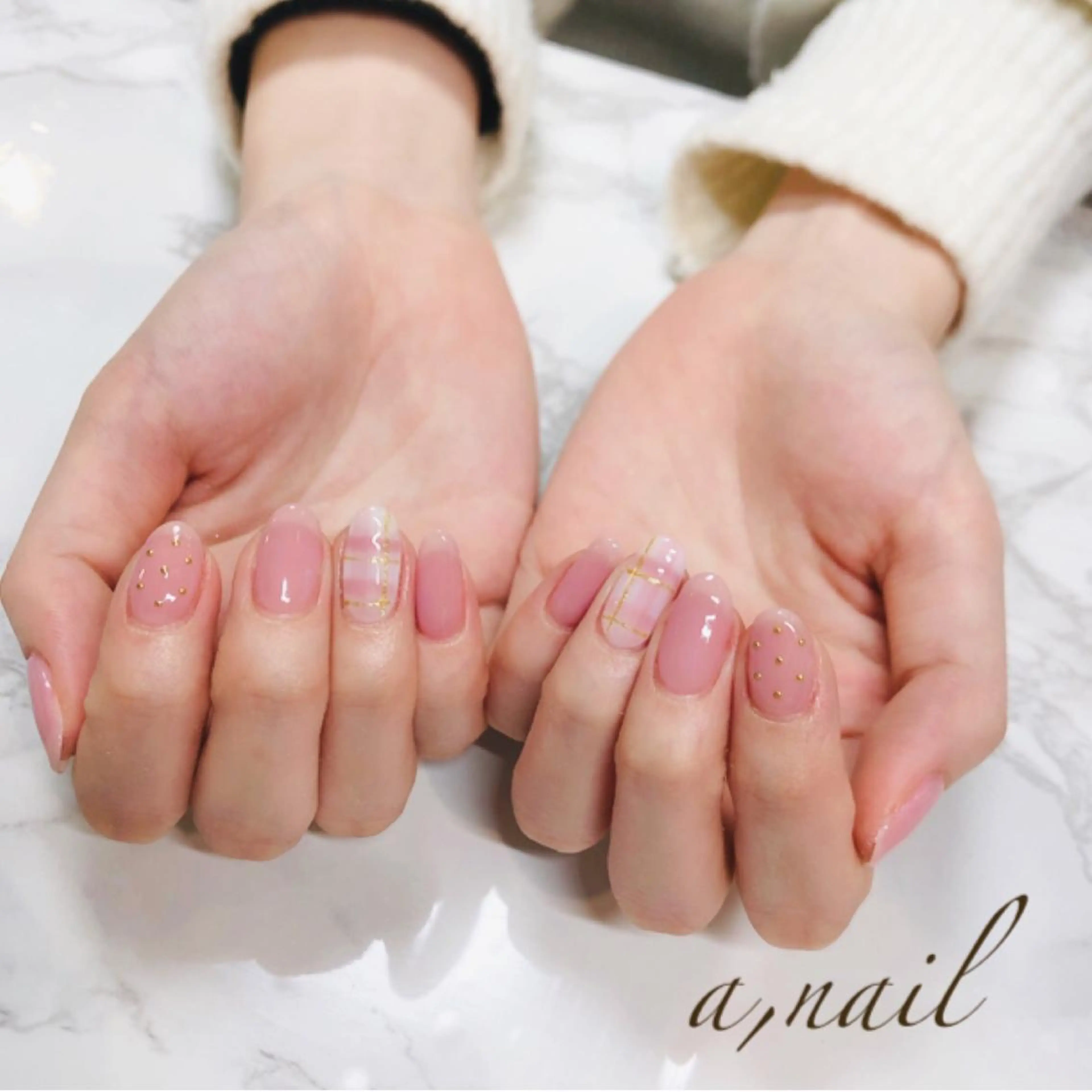 ネイル フットネイル ラメ(グリッター) ニュアンスネイル オフィスネイル ワンカラーネイル ハンドネイル ネイルサロン エーネイルのネイルデザイン