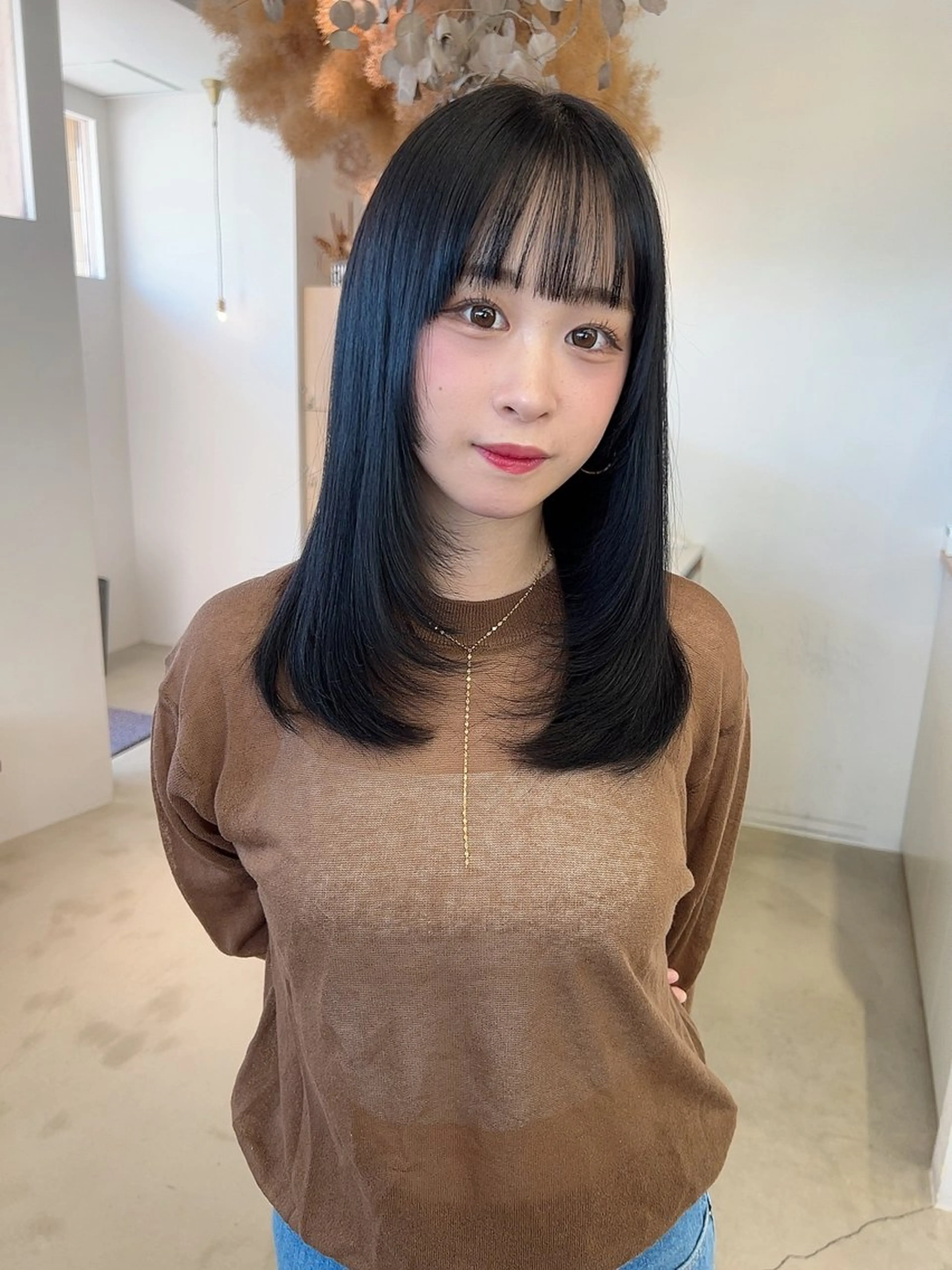 セミロング 顔まわりレイヤー レイヤーカット カット ヘアカラー vince. moekoのヘアスタイル