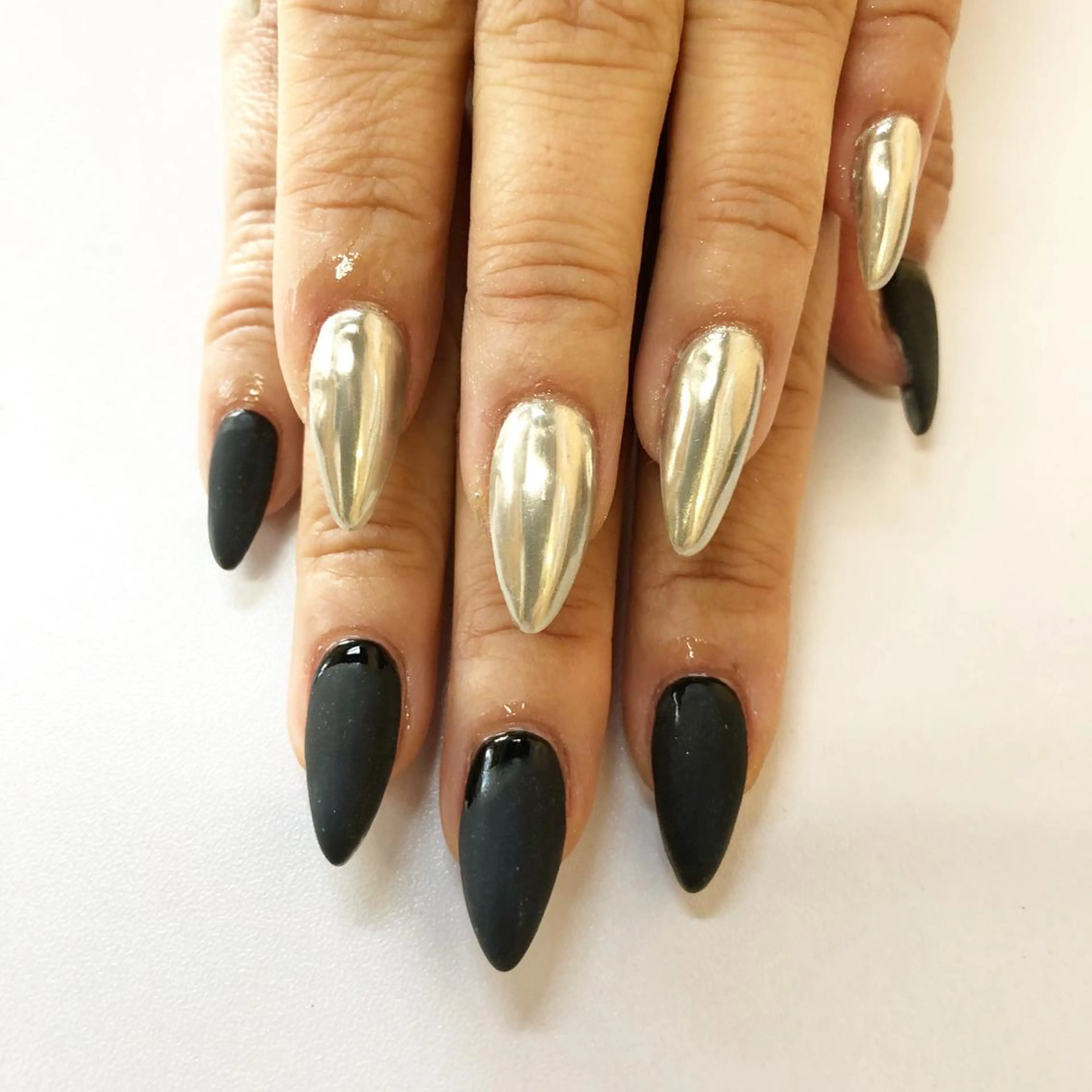 ネイル マツエク・マツパ マットネイル ミラーネイル esNail&eye イーズネイル＆アイのネイルデザイン