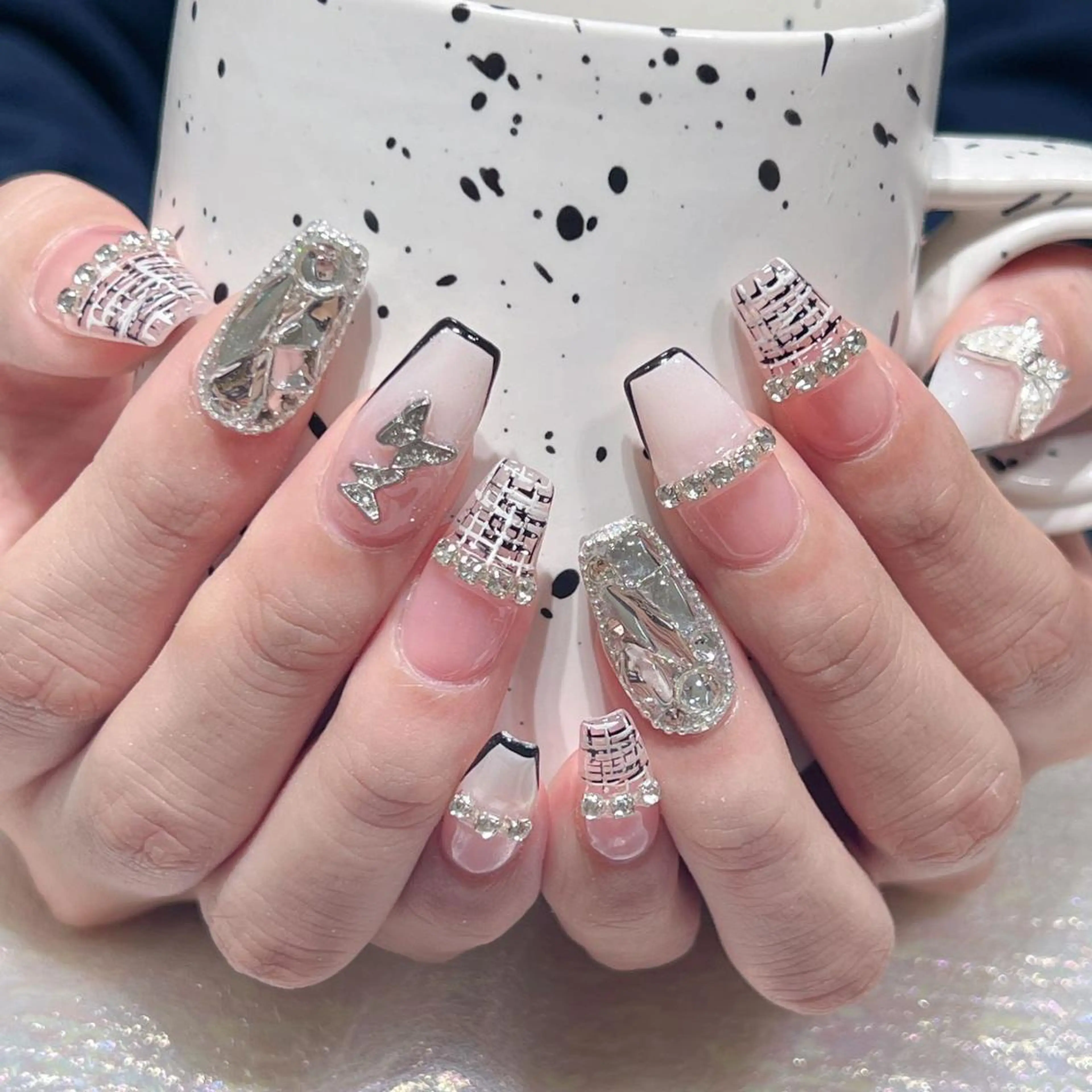 ネイル ハンドネイル Queens ciciのネイルデザイン