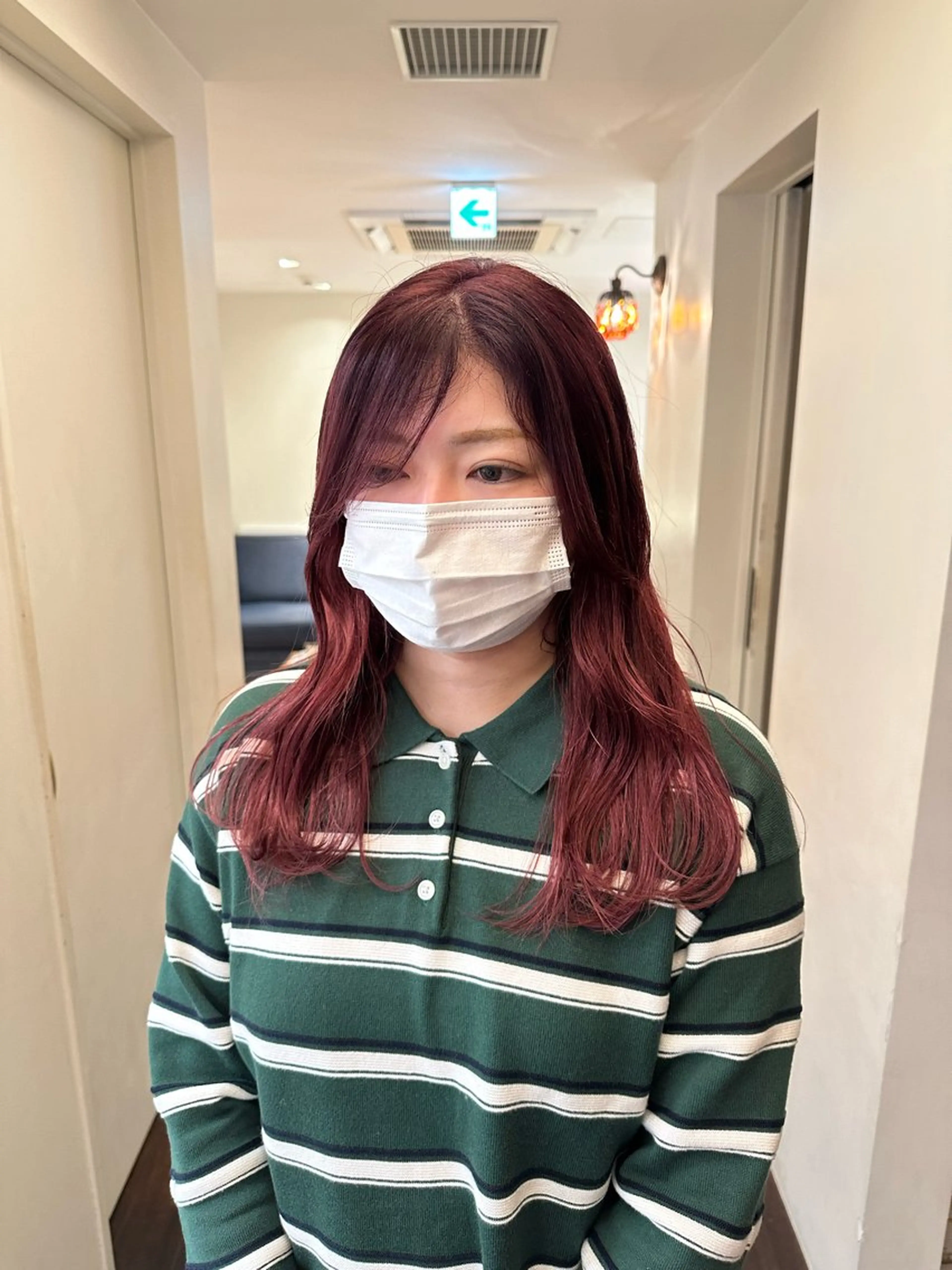 ロング カラー ブリーチ カシス ピンクカラー ヘアカラー 安丸 結夏のヘアスタイル