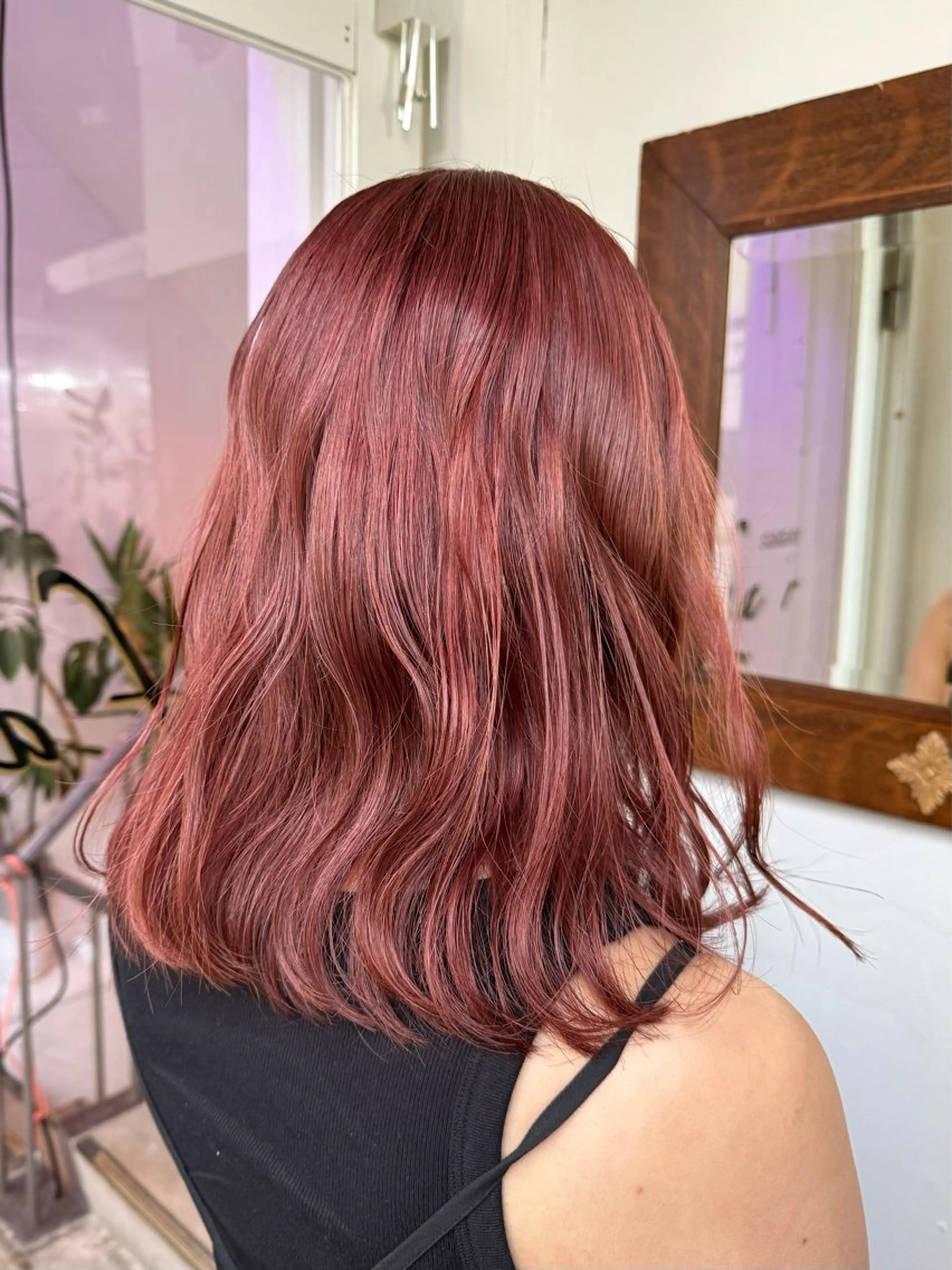 ミディアム ヘアカラー 早野 心春のヘアスタイル