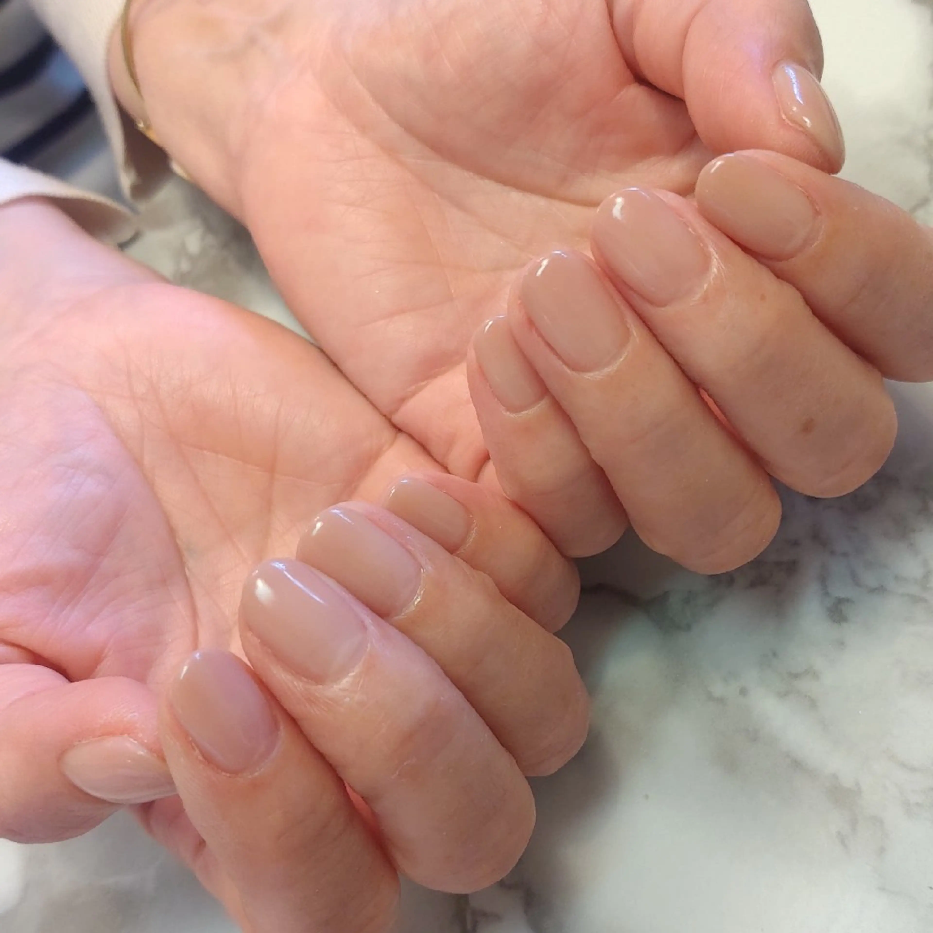 ネイル グラデーション ジェヌインネイル 河内のネイルデザイン