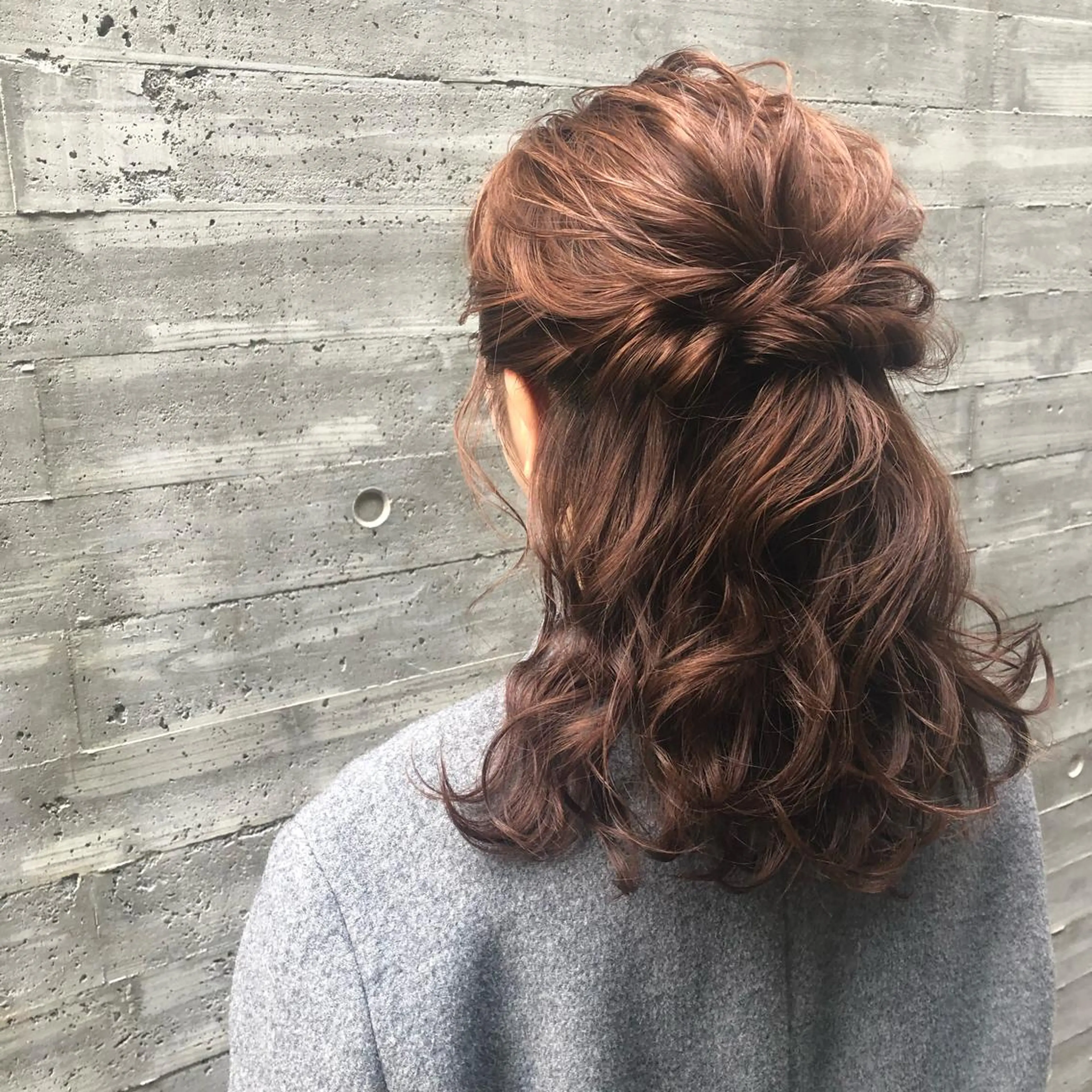ミディアム カラー パーマ ヘアアレンジ ハーフアップ ヘアセット apish aoyama所属・武 愛子の眉毛・アイブロウイメージ