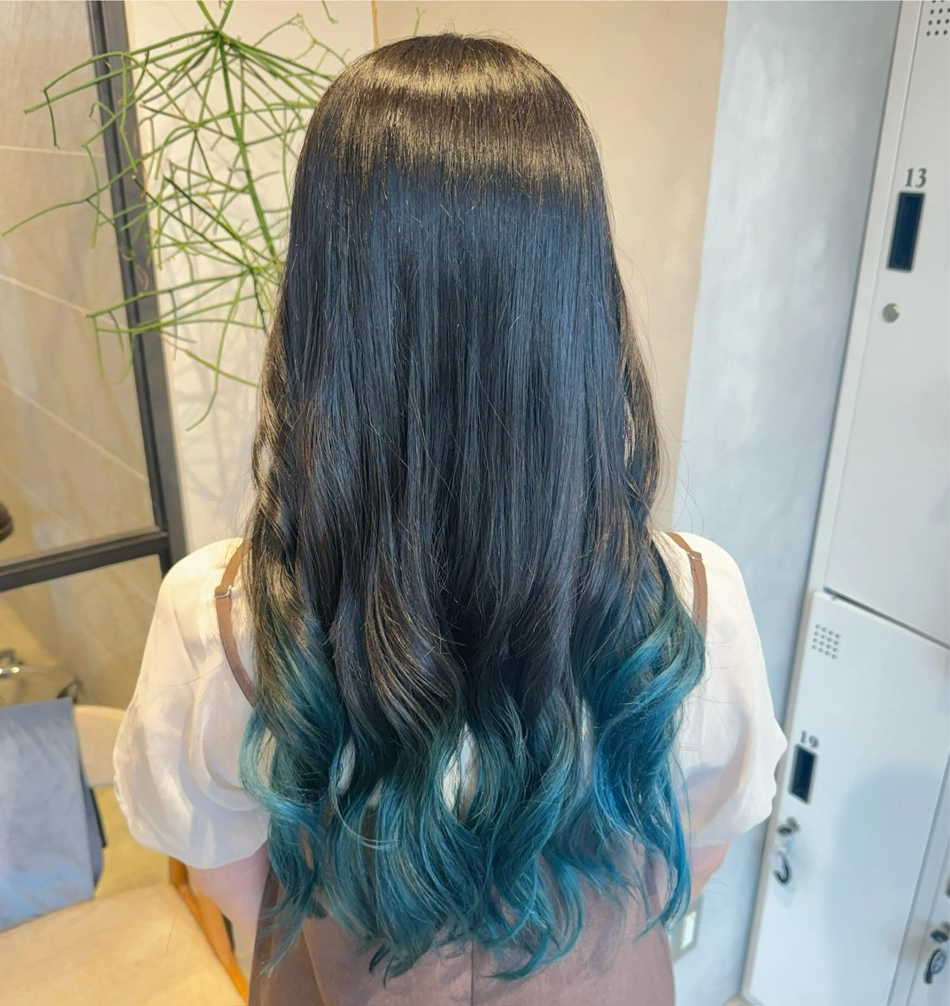 ロング カラー ブリーチ ブルーカラー グラデーションカラー カット ヘアカラー トリートメント 透明感カラー✨艶髪 制作🌱山根あゆみのヘアスタイル