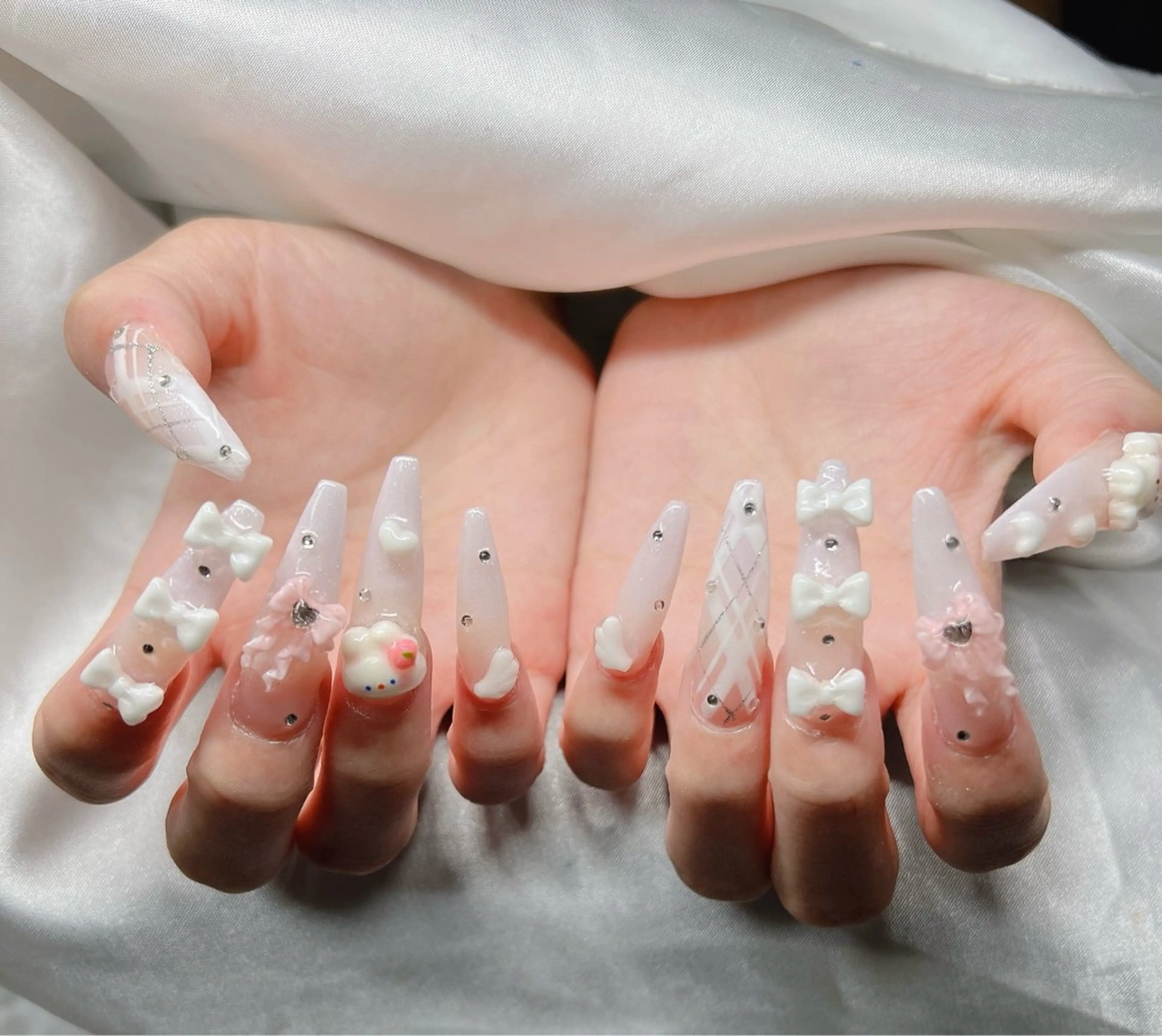 ネイル ハンドネイル Lee Nailsのネイルデザイン