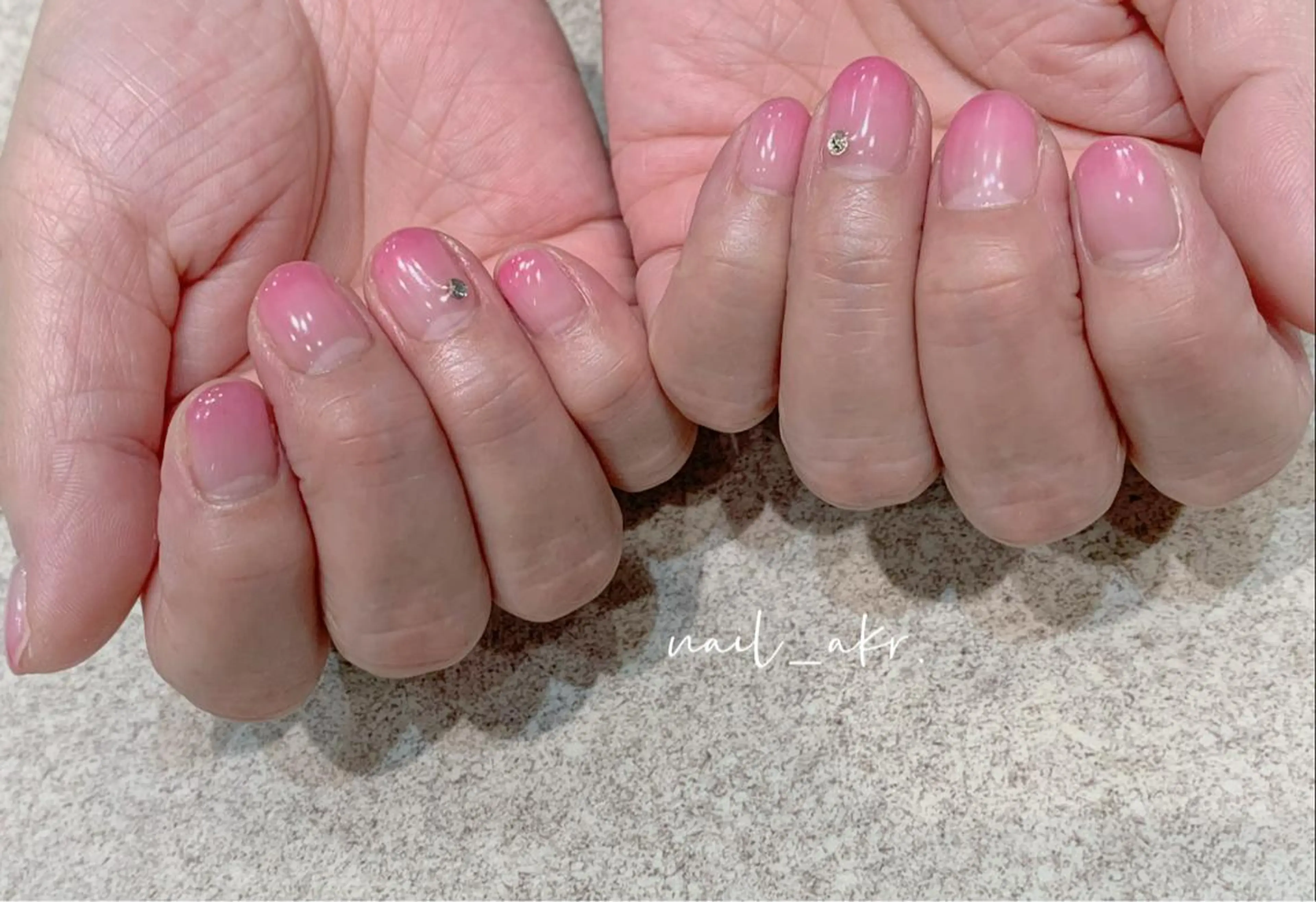 ネイル グラデーション ピンク nailAVANCE akariのネイルデザイン