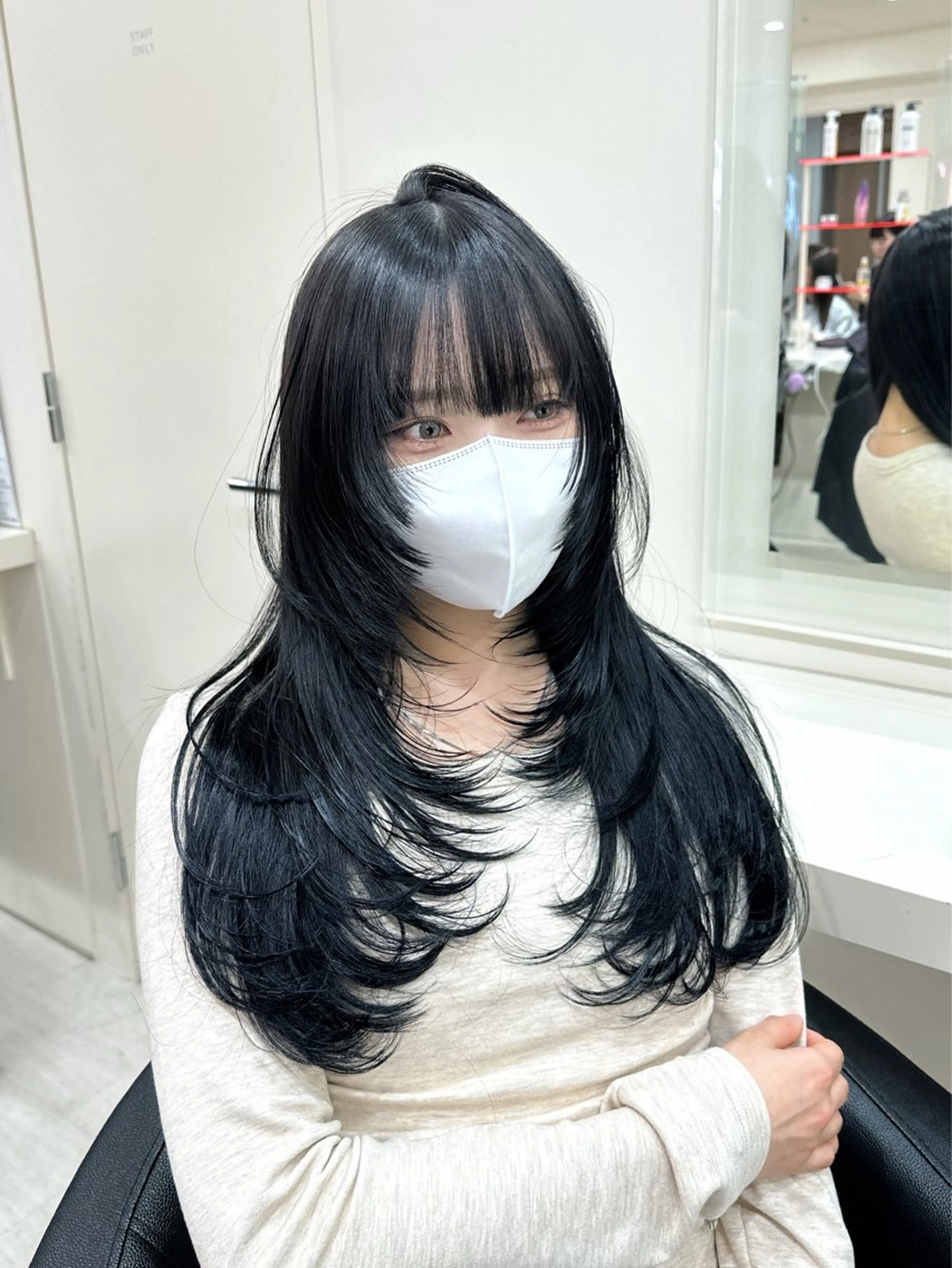 ロング カラー ヘアアレンジ カット ヘアカラー トリートメント ヘッドスパ ヘアセット 艶カラー/ハイトーン /レイヤーカットのヘアスタイル