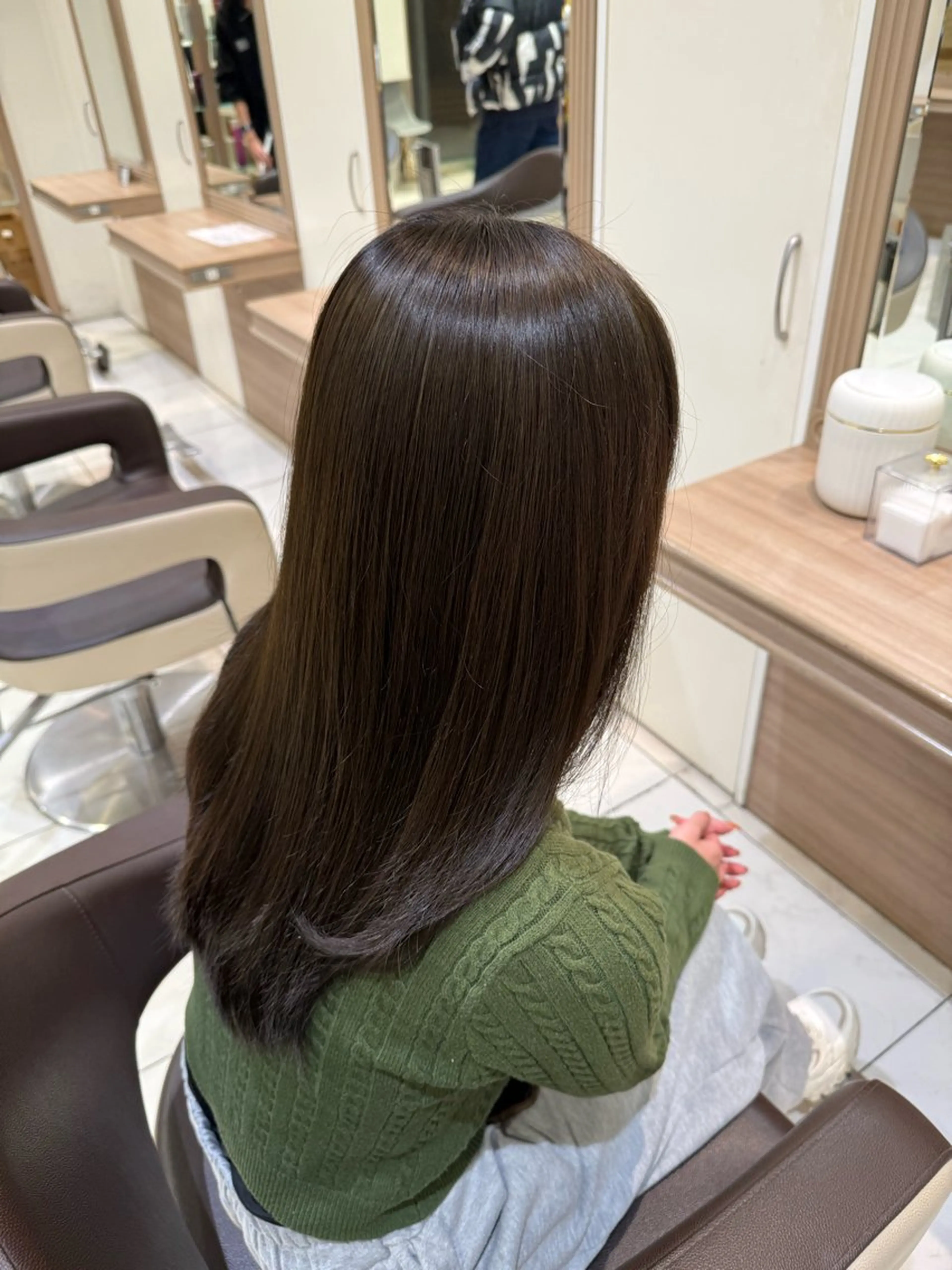 セミロング カラー ヘアアレンジ ヘアカラー 透明感カラー🪽🫧 noaのヘアスタイル