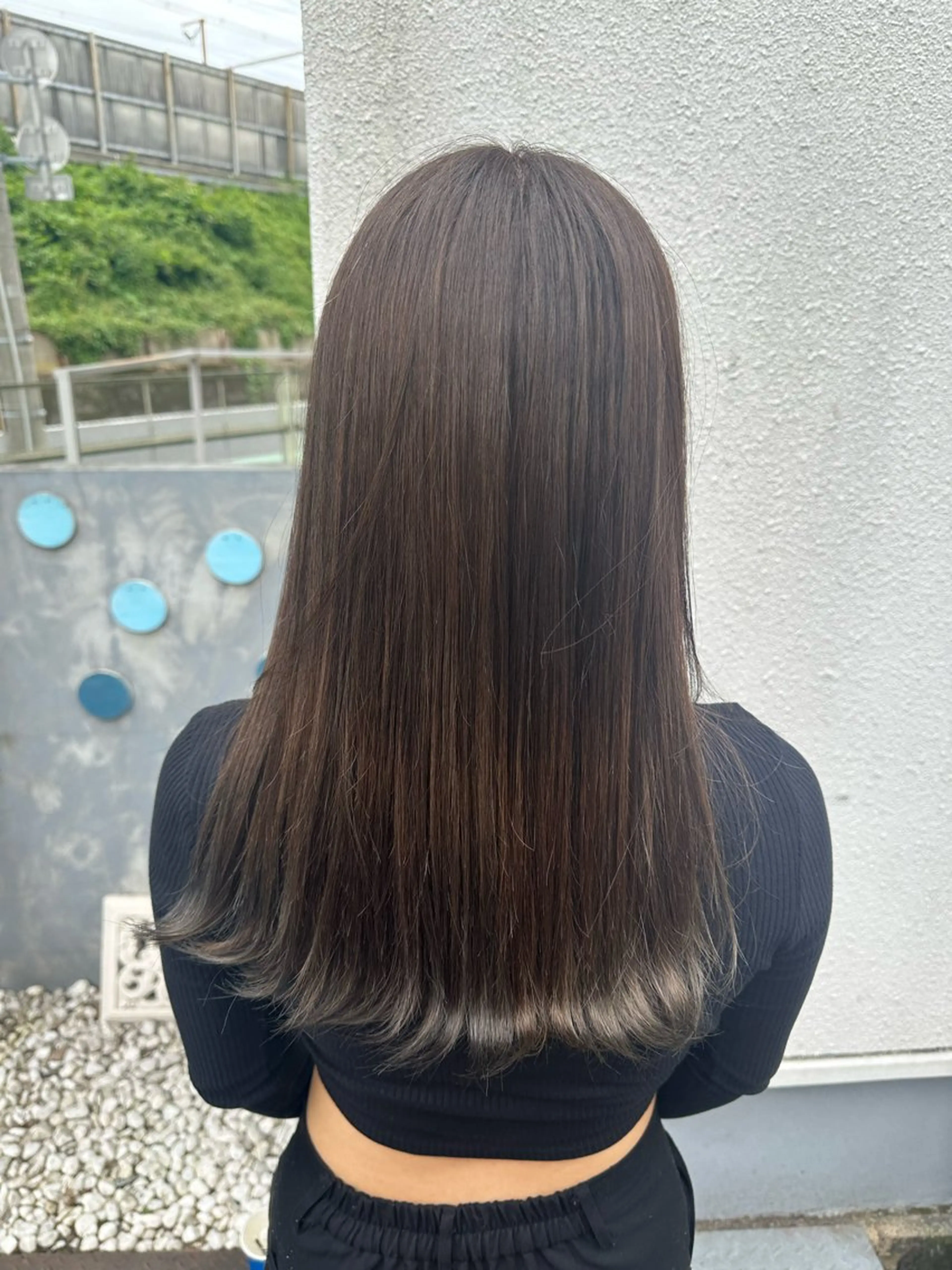 ロング カラー 黒髪 ブルーカラー ブルーブラック ヘアカラー 安達 望のヘアスタイル