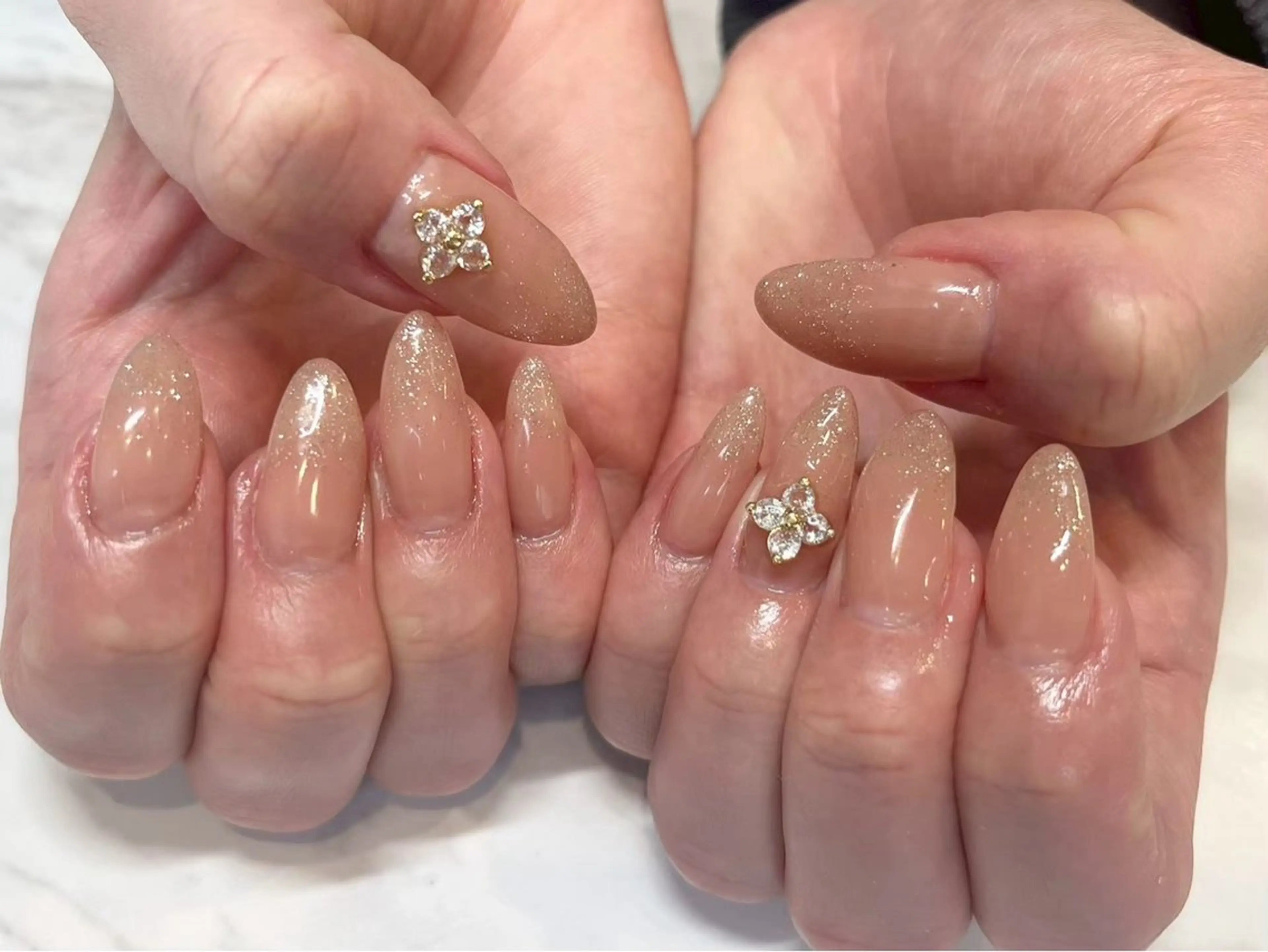 ネイル キラキラネイル ロングネイル Ayano ♡のネイルデザイン