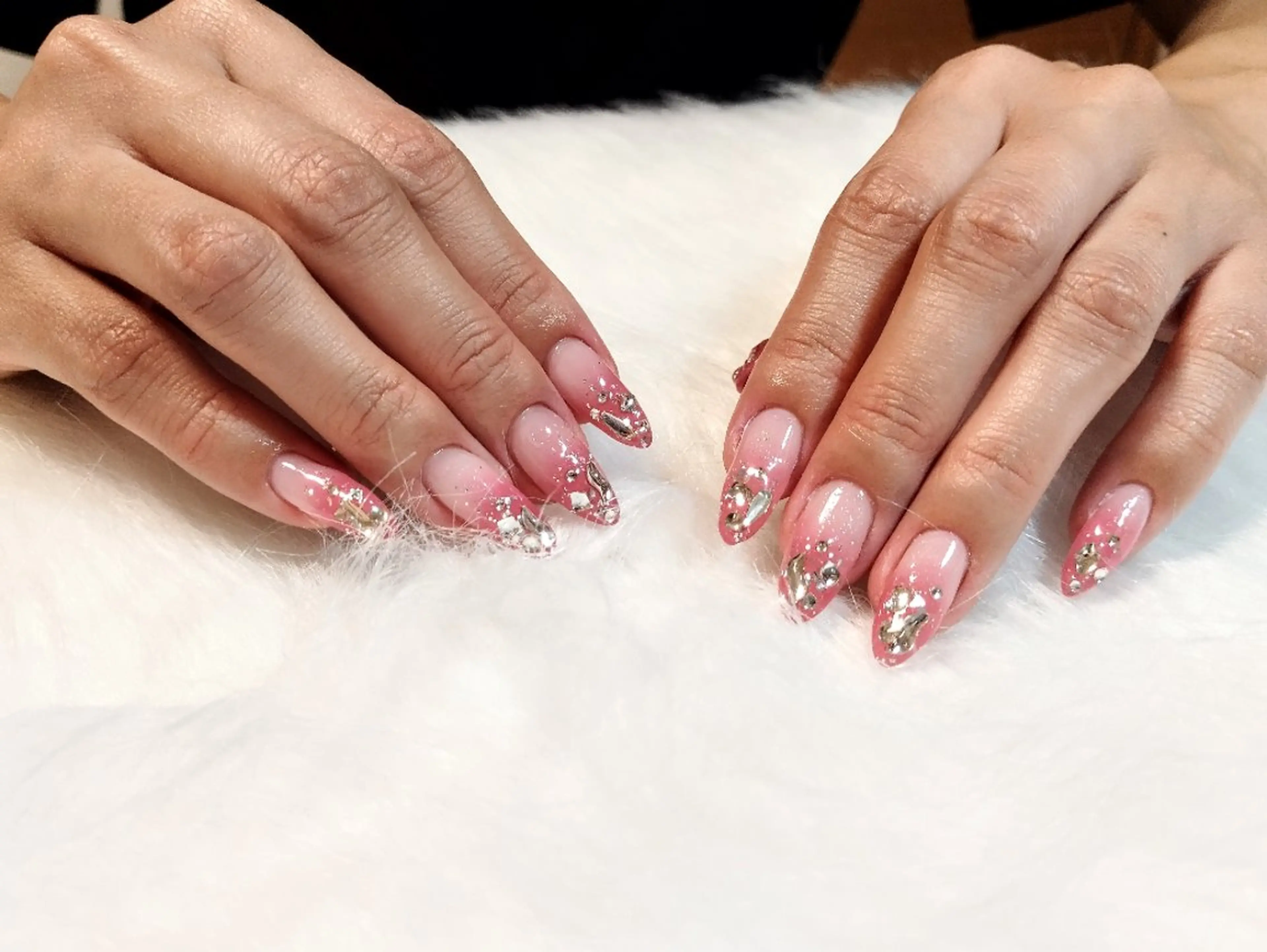 ネイル ラメ(グリッター) ラメグラデーション ハンドネイル ハンドケア ＤI'A ネイルサロンのネイルデザイン