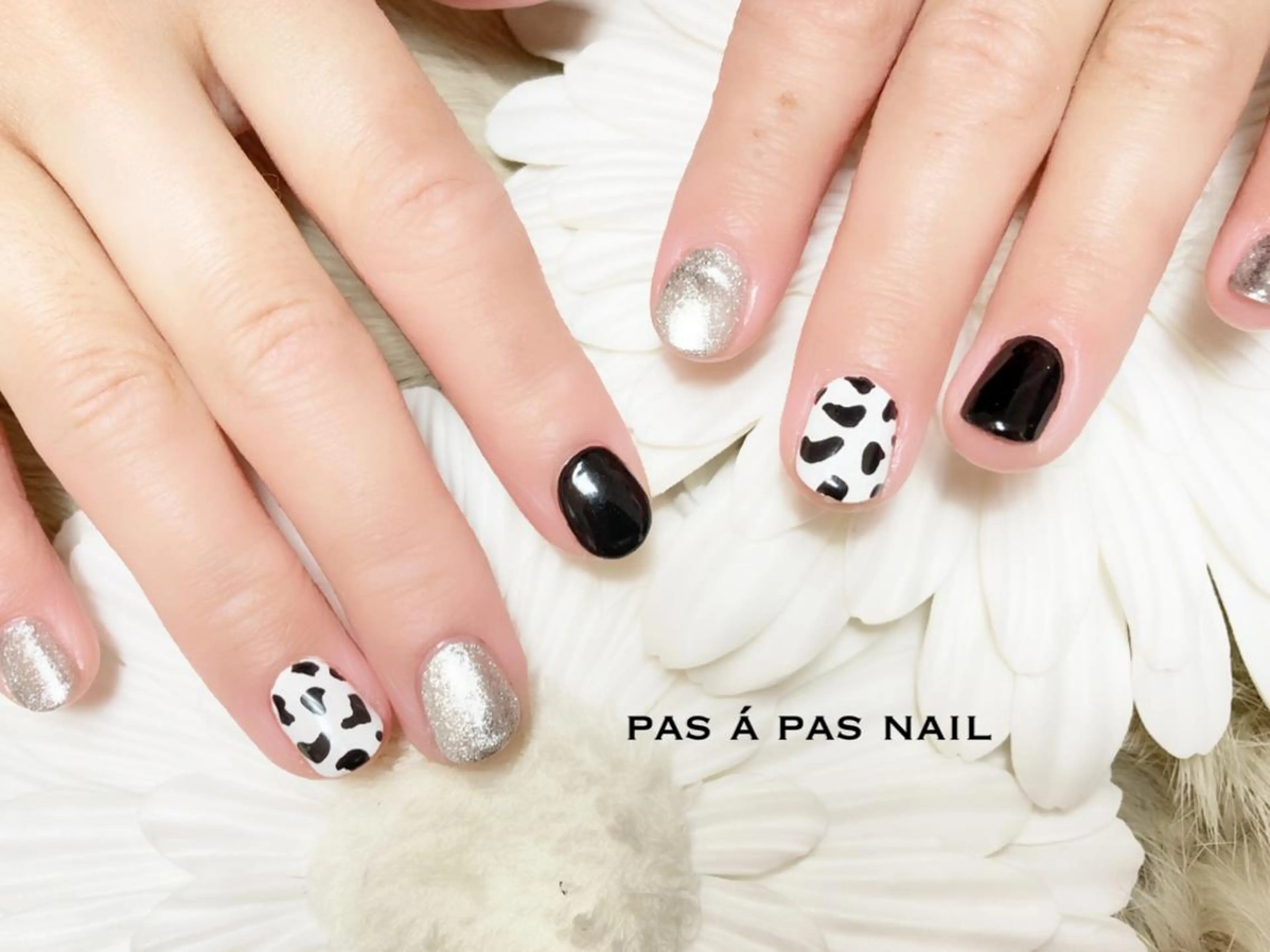 ネイル Yakko pas á pasのネイルデザイン