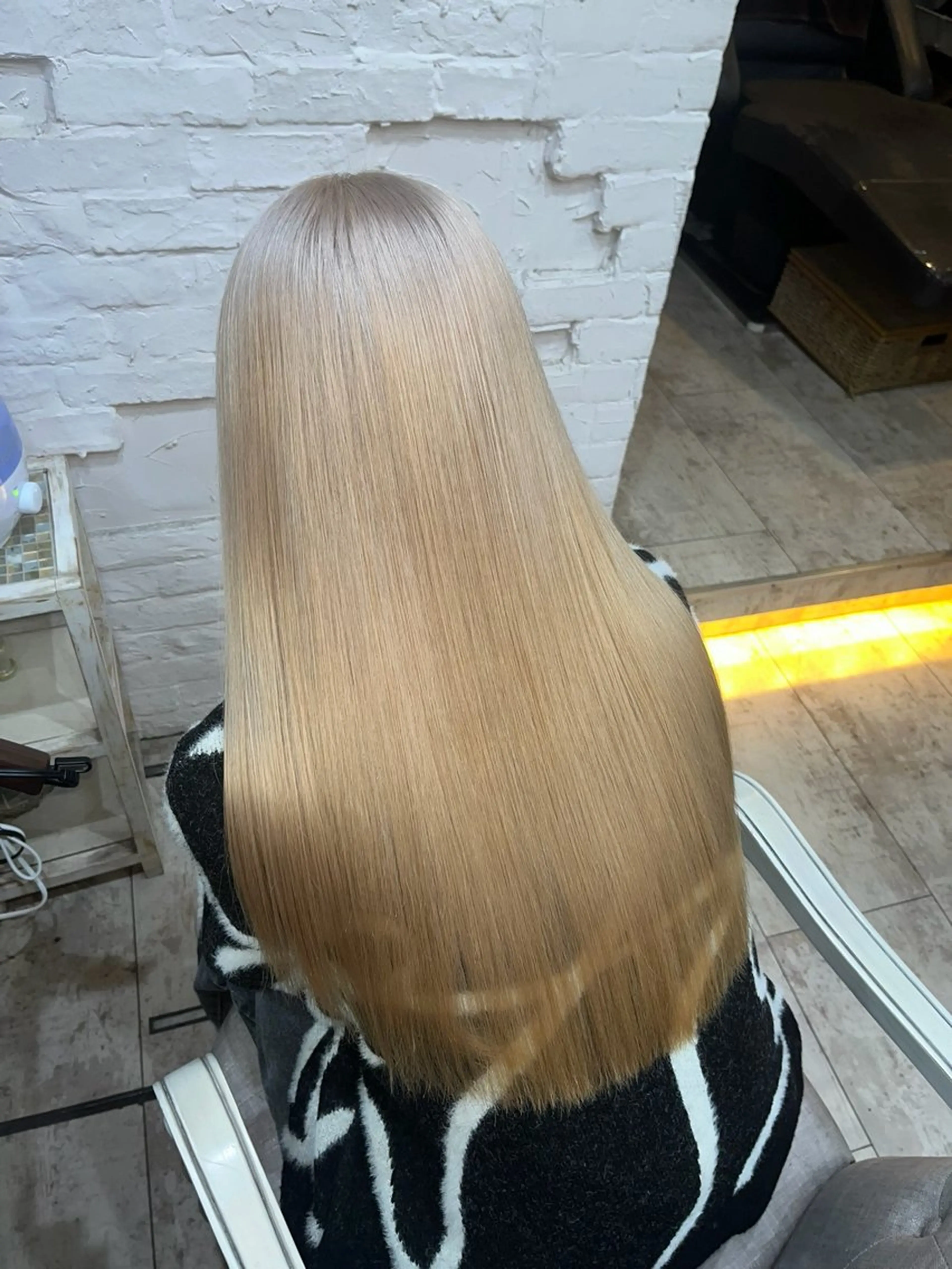 ロング カラー ブロンド ハイトーンカラー ホワイトブロンド ヘアカラー トリートメント 艶髪/ハイトーン/ ヘアセット/モエノのヘアスタイル