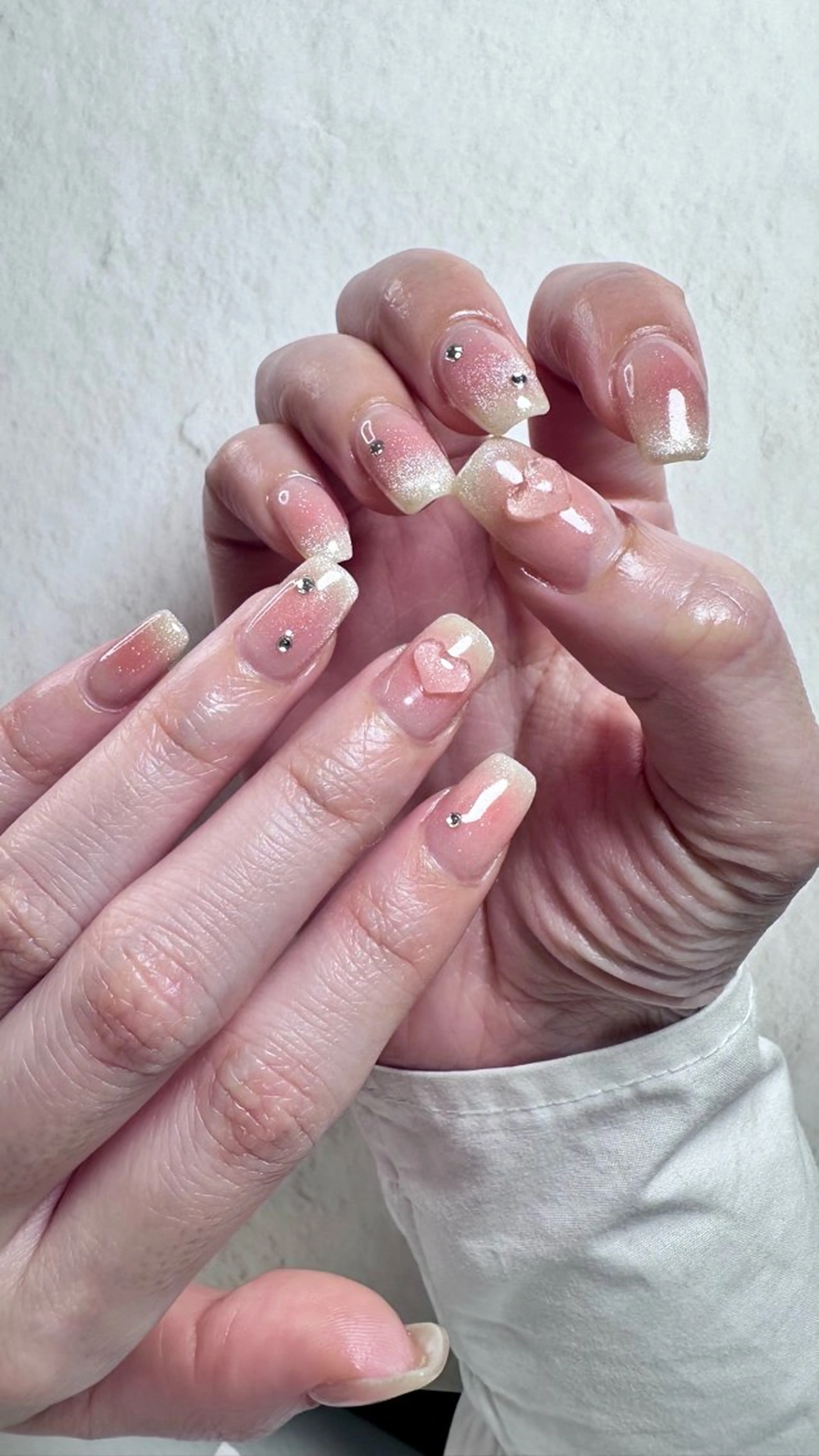 ネイル チークネイル ニュアンスネイル 春ネイル ハンドネイル ハンドケア Atelier Ariのネイルデザイン