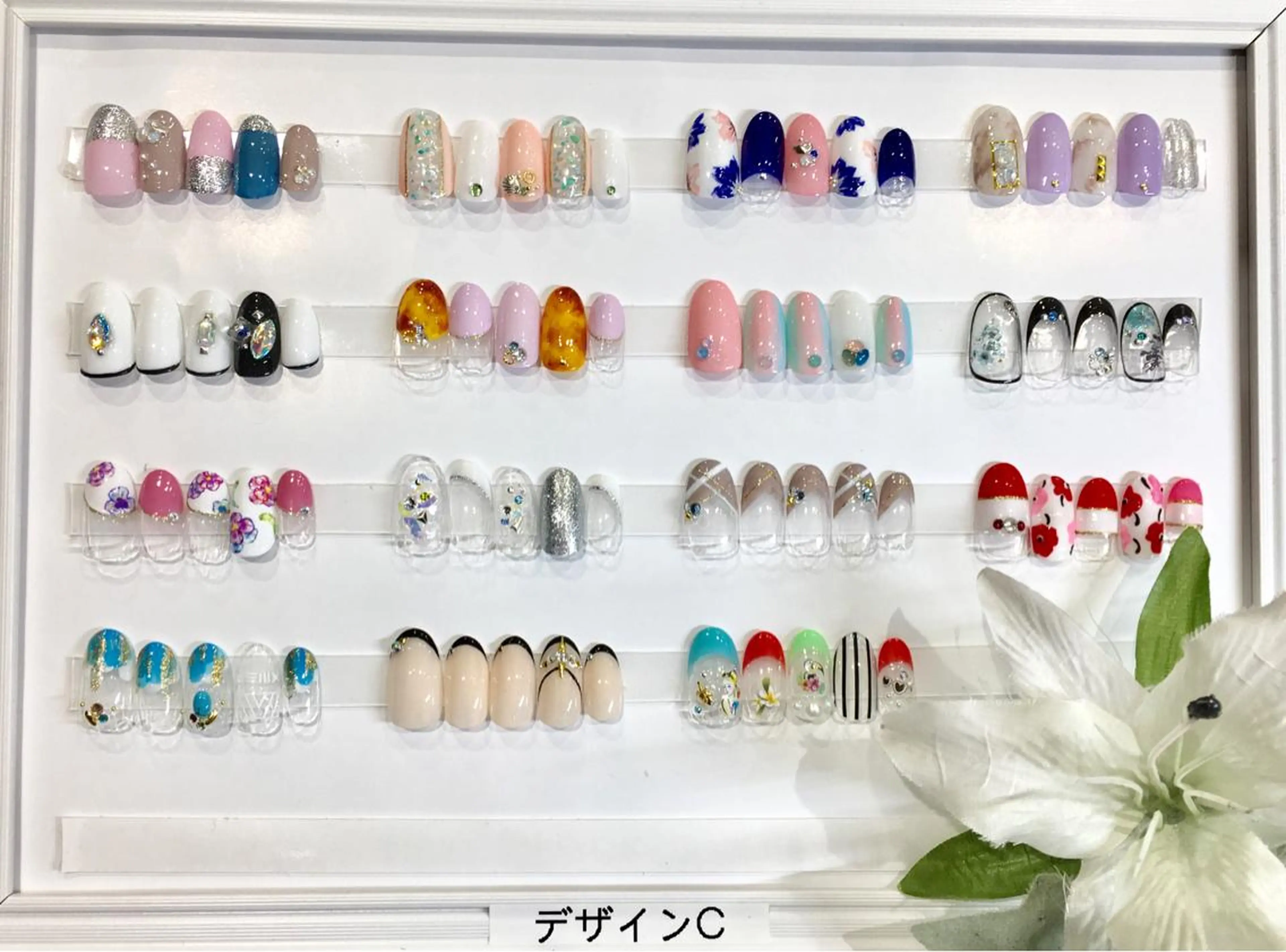 ネイル 持ち込み ストーンネイル 佐藤 まりえのネイルデザイン