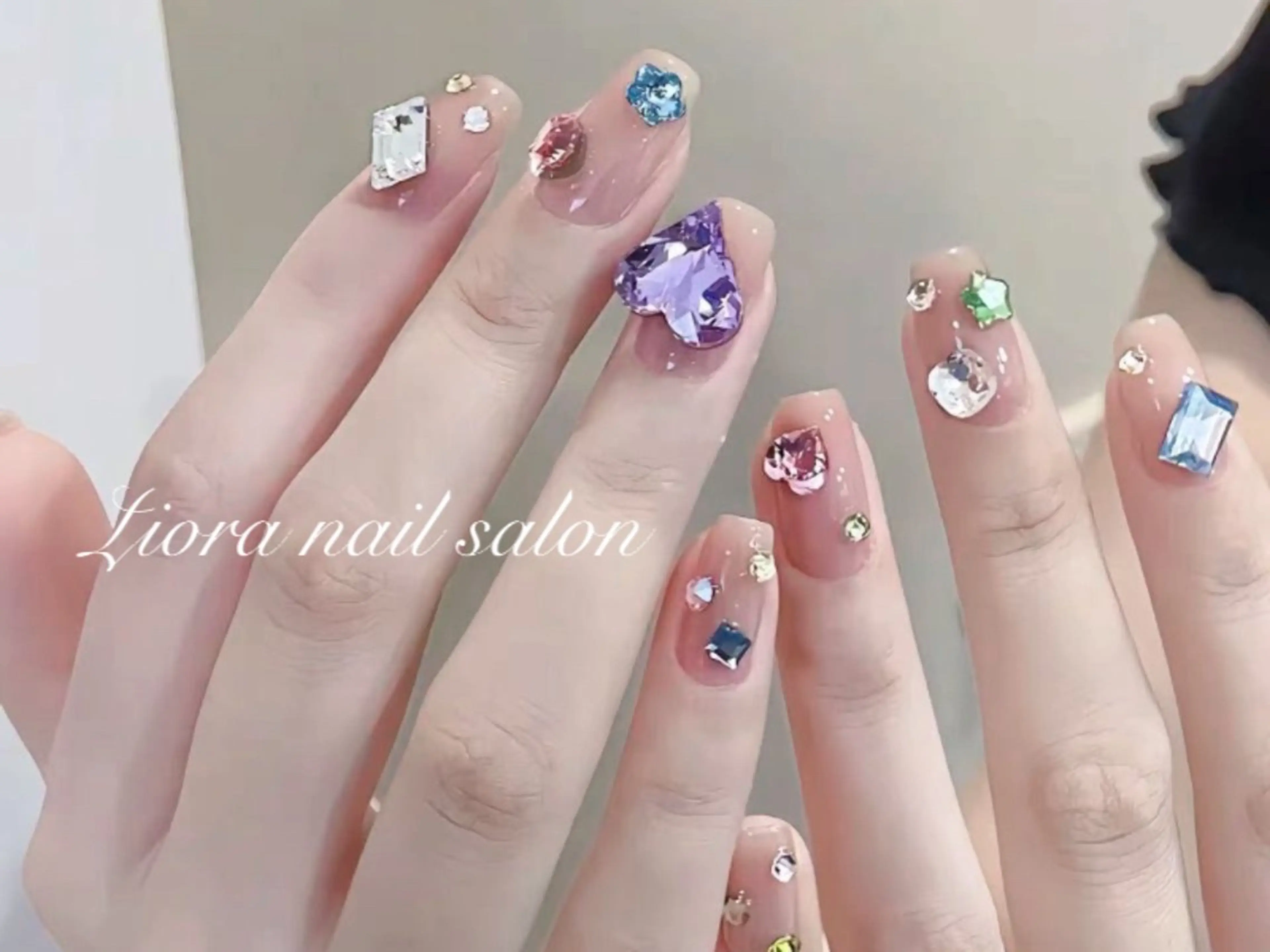 ネイル フレンチネイル ジェルネイル ガーリー グラデーション キラキラネイル ハンドネイル Liora nail 1のネイルデザイン