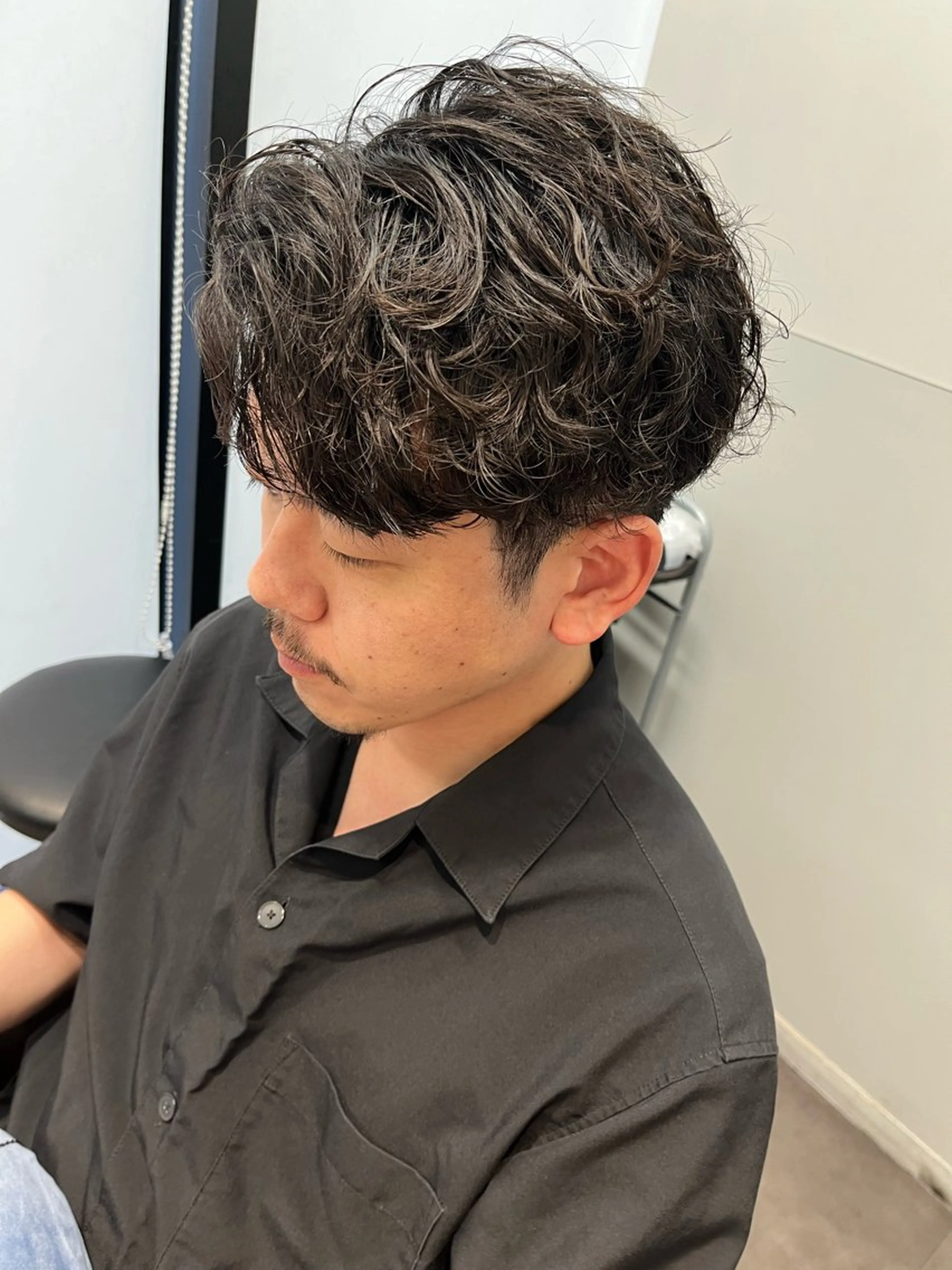 ショート パーマ メンズ カット パーマ ブリーチ無し白髪ぼか し/艶髪/津嘉山のヘアスタイル