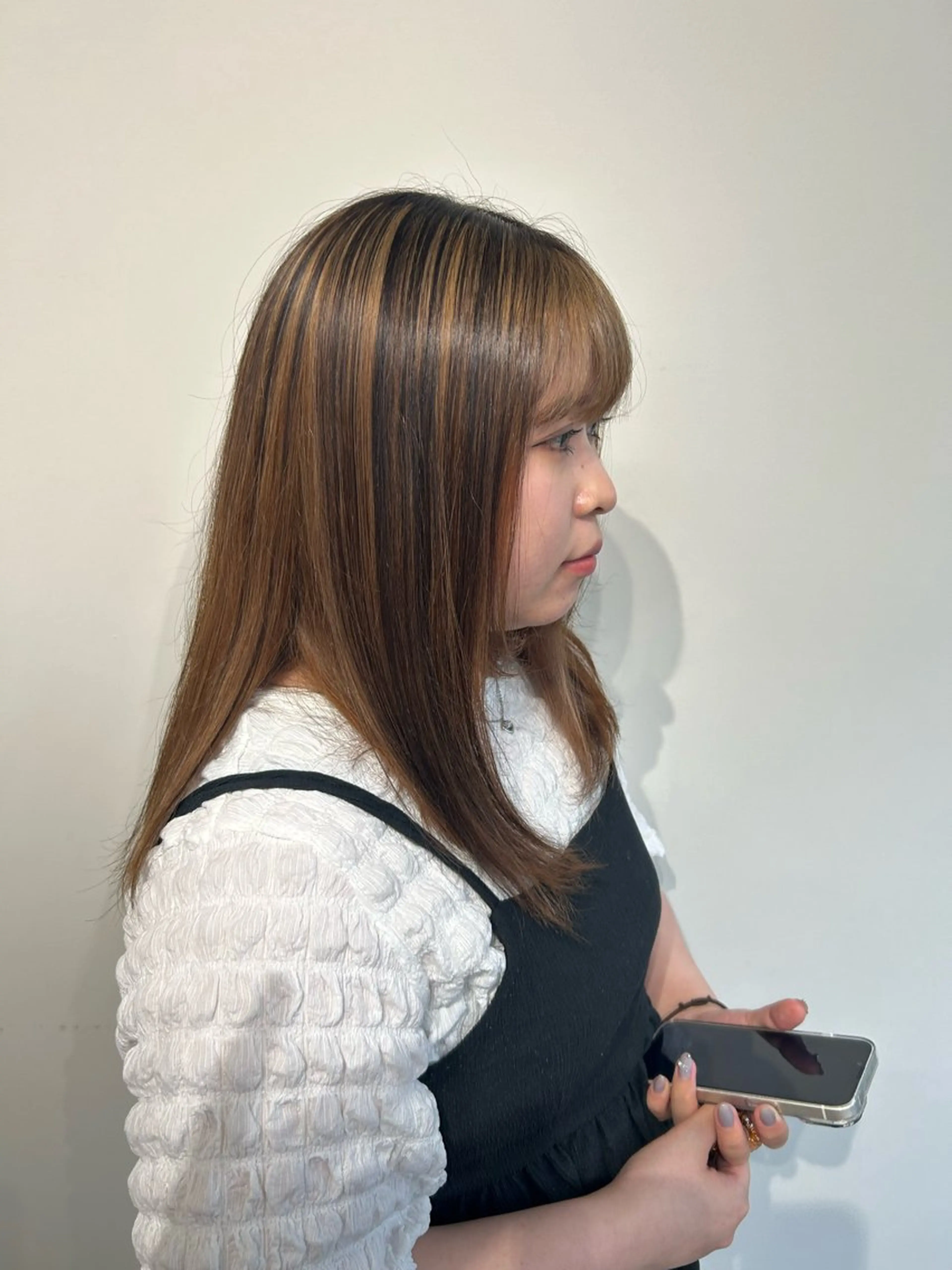 セミロング カラー ヘアカラー トリートメント ベージュ/ダブルカラ ー/新潟駅/青柳萌果のヘアスタイル