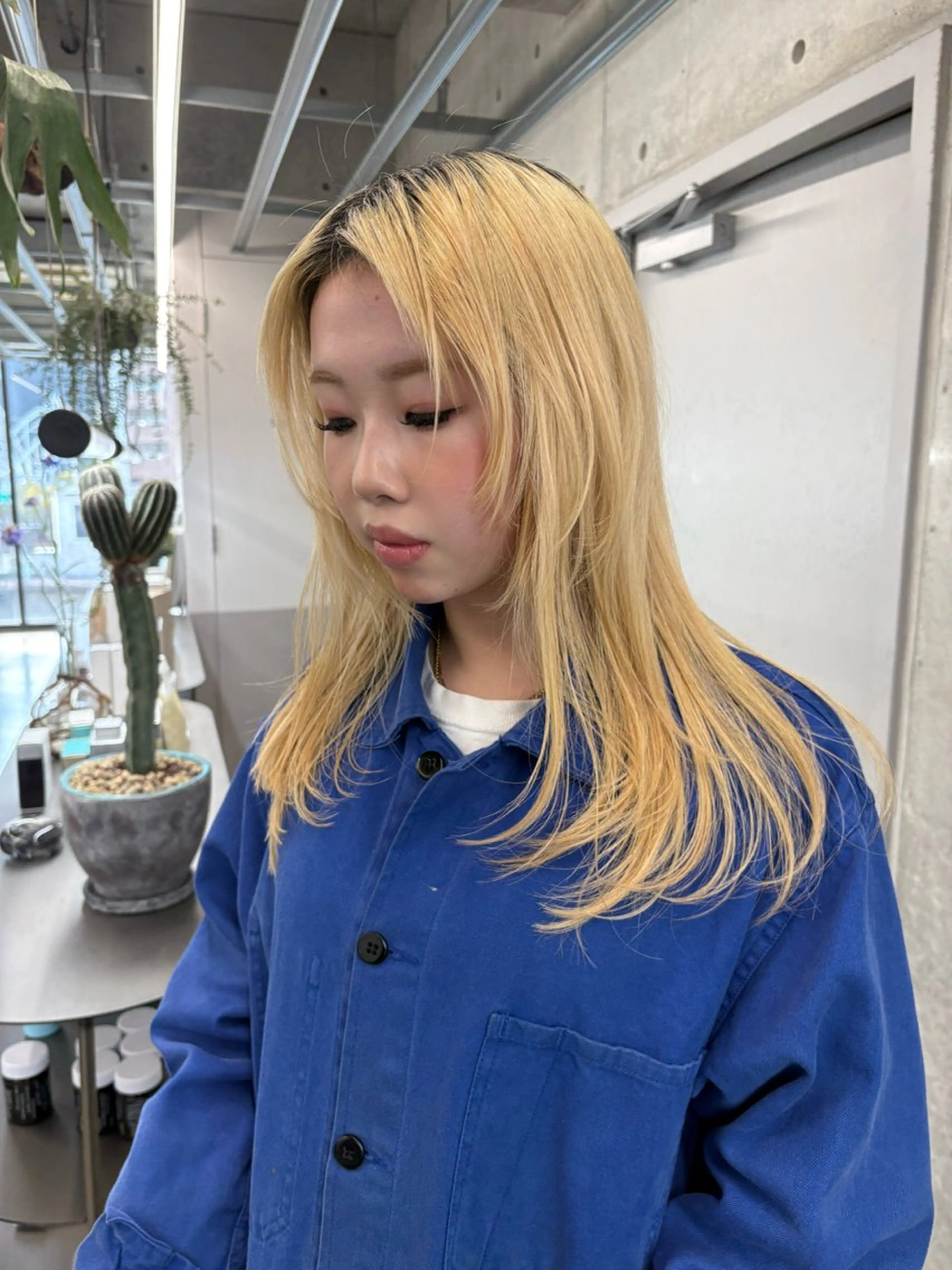 ミディアム フジイ トワのヘアスタイル