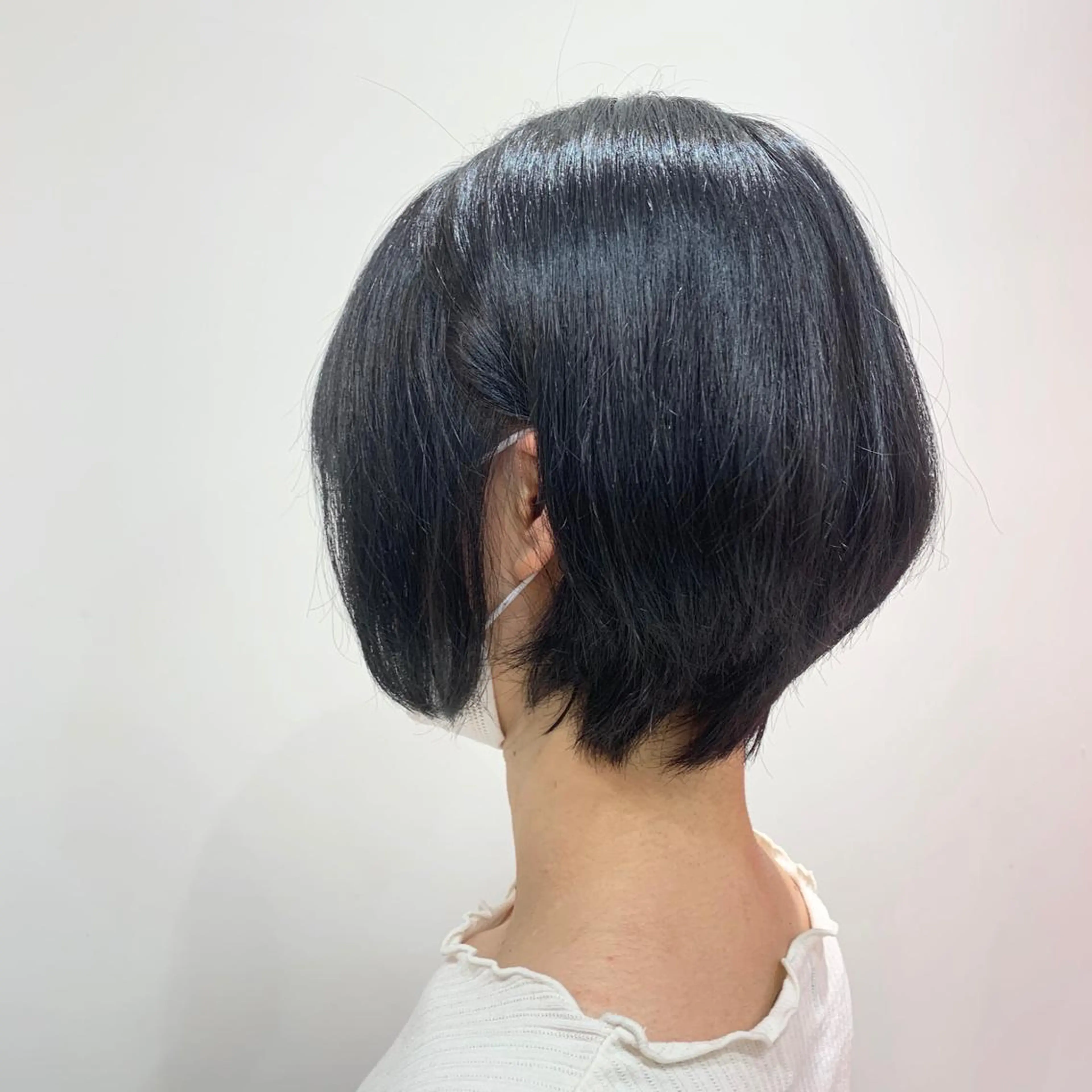 ショート ハッシュカット レイヤー池袋のヘアスタイル