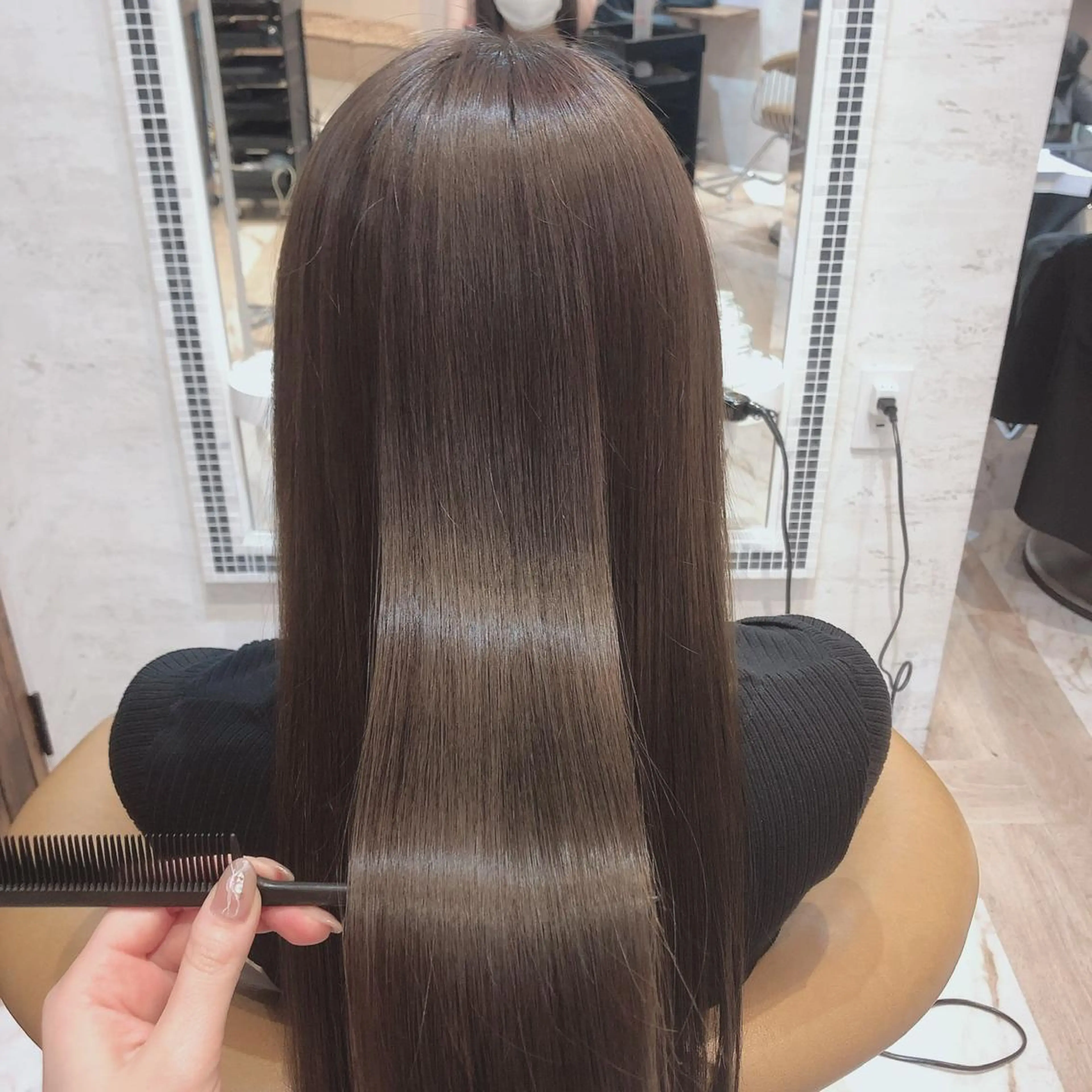 ミディアム カット 代表山口ひな 髪質改善のプロのヘアスタイル