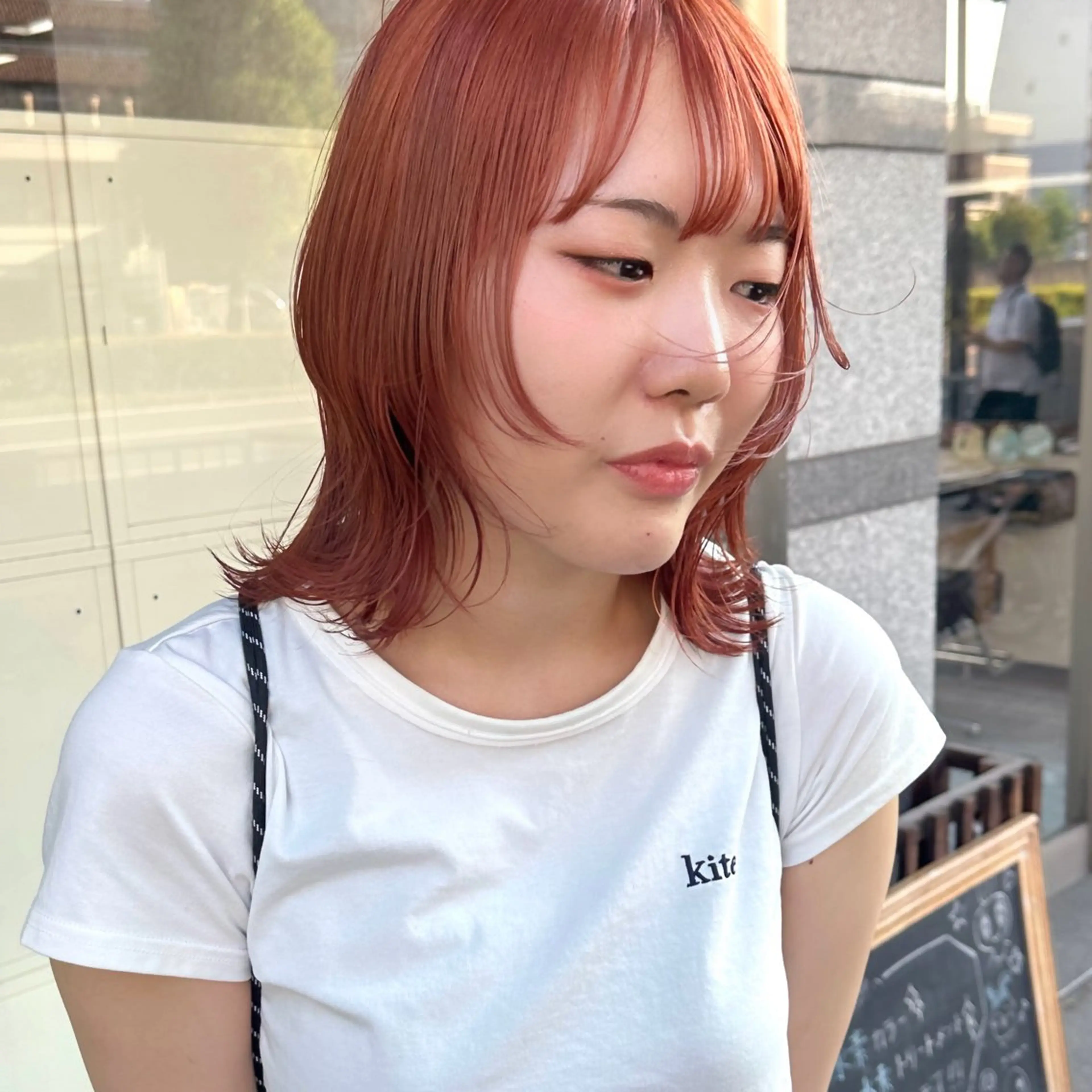 ミディアム カラー ベージュカラー ブリーチ オレンジ オレンジベージュ レイヤーカット カット ヘアカラー トリートメント 高橋 みく/ minim 暖色のヘアスタイル