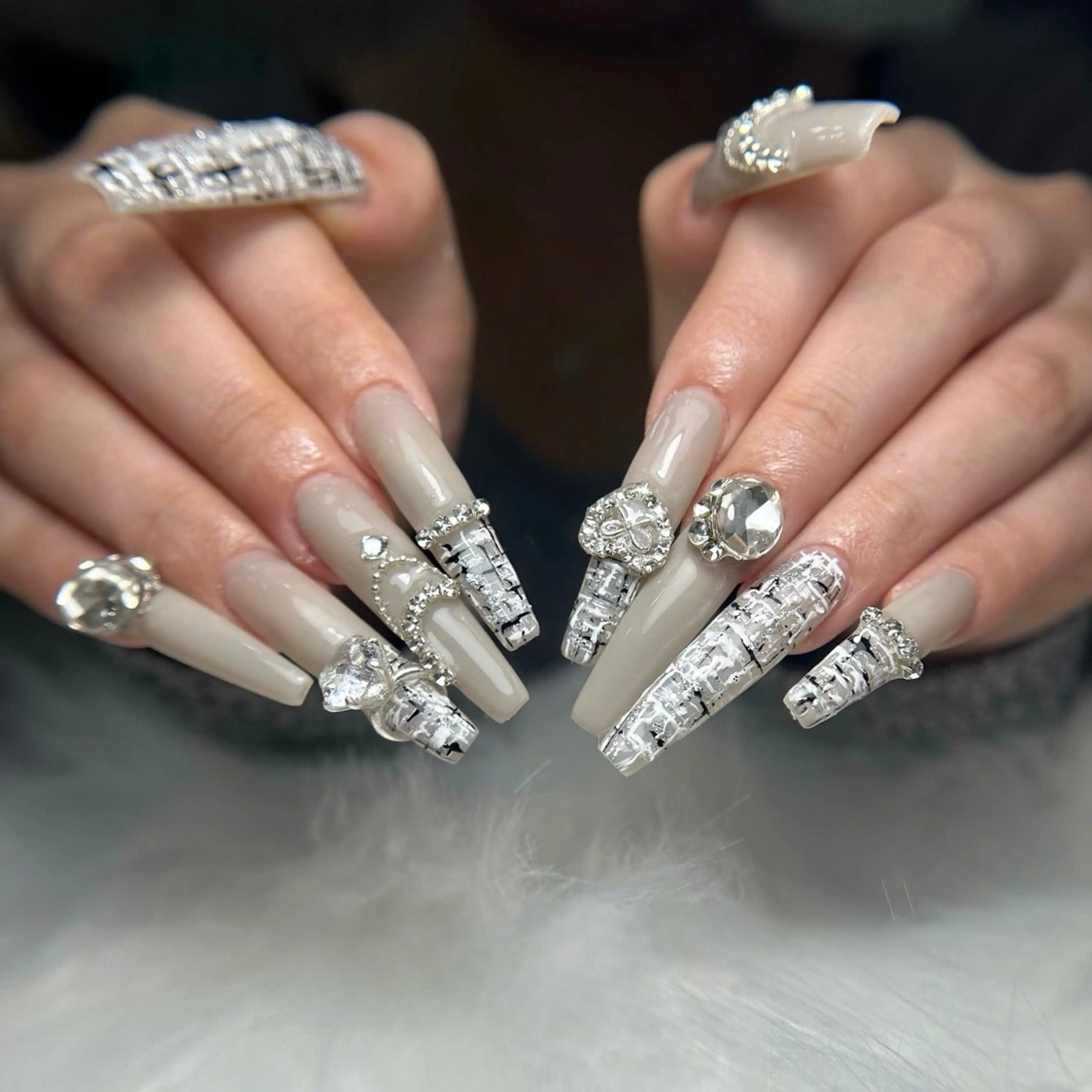 ネイル オーロラネイル 長さ出し フラッシュネイル フレンチネイル ジェルネイル Michi_Nails_Salon所属・Michi Nail Staffのネイルデザイン