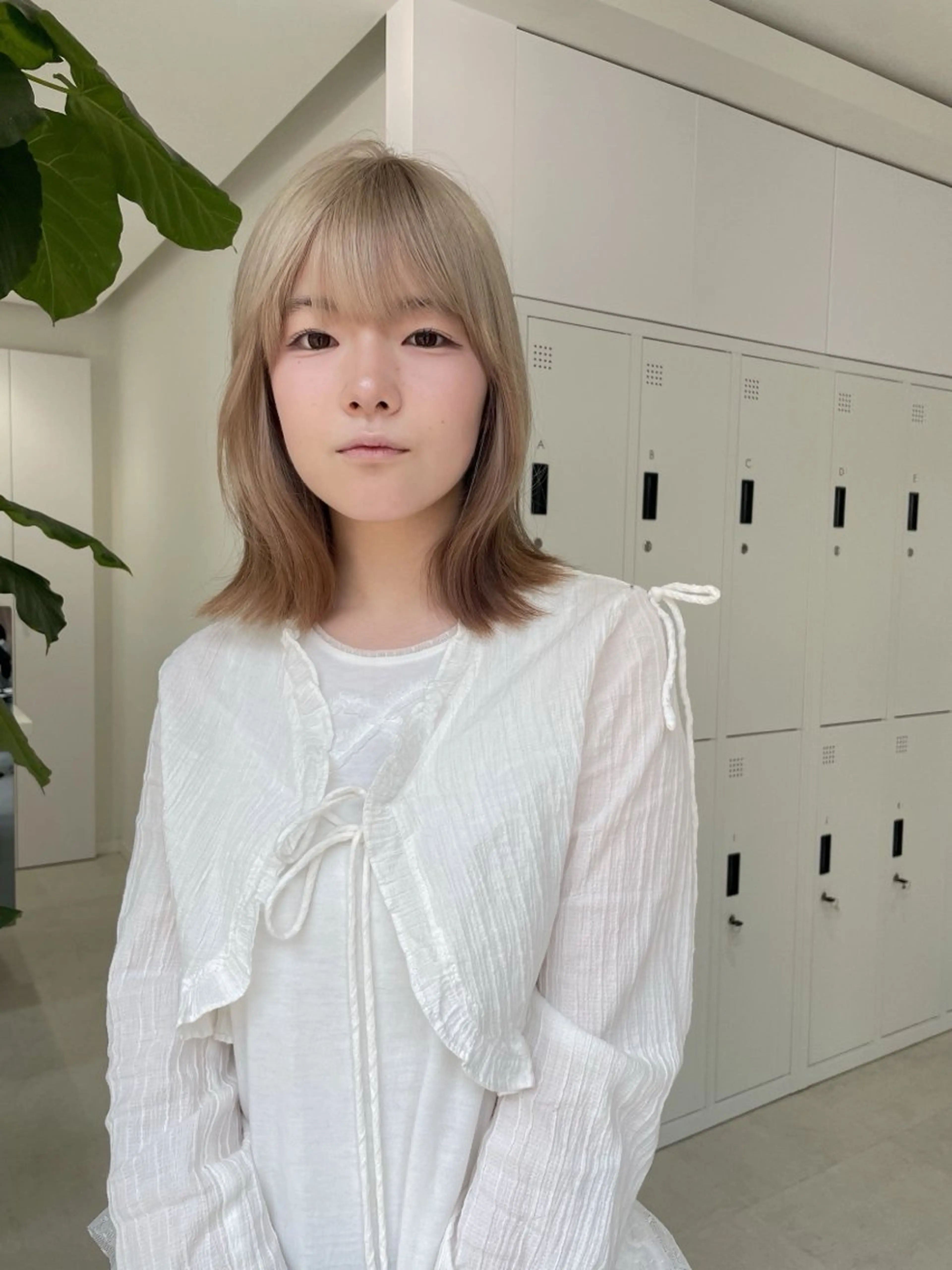 ミディアム ya₥a/メンズカッ ト/透明感カラーのヘアスタイル