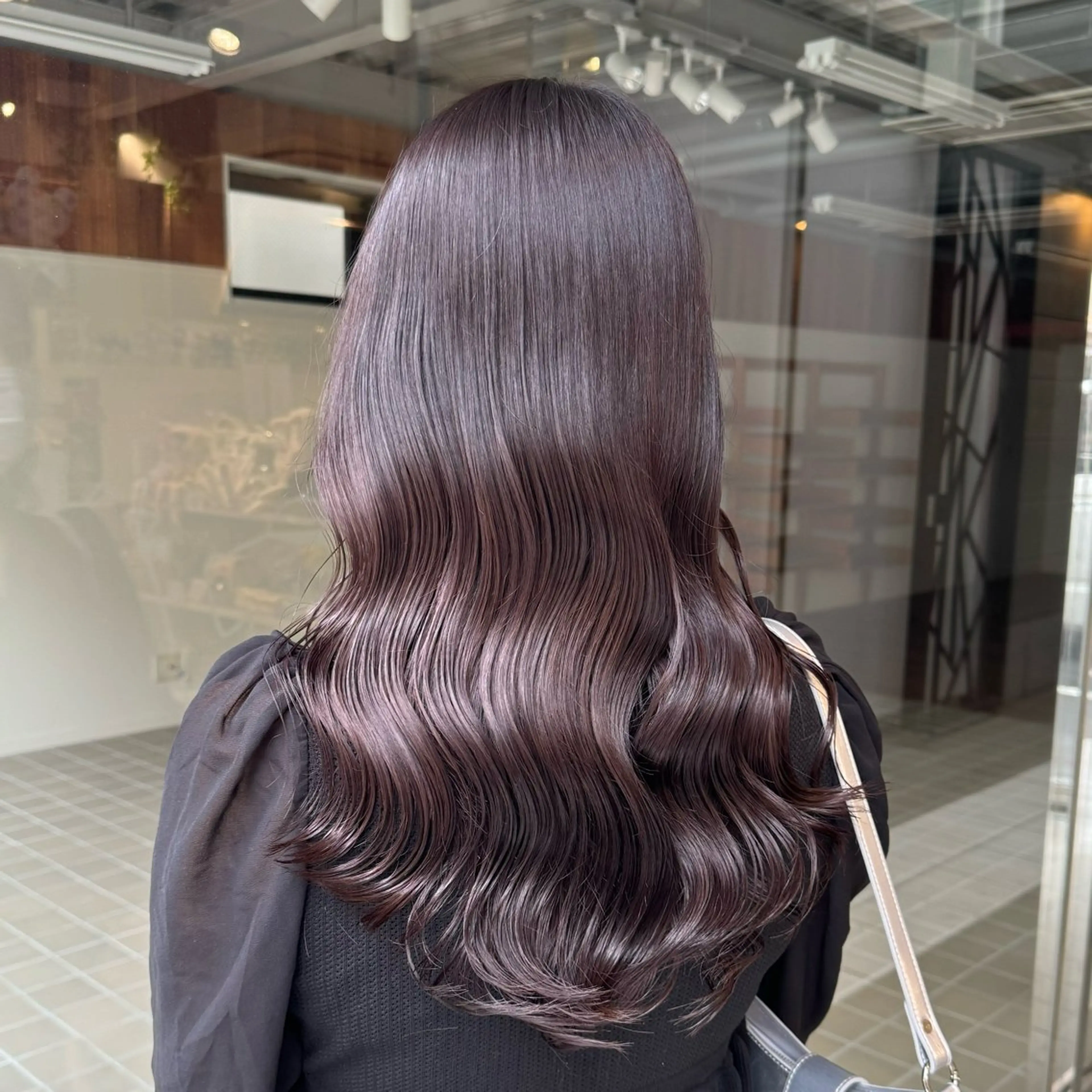 セミロング 似合わせカット BUZZ bee所属・パーソナルカラー/ 小顔カット/小出朋哉のヘアスタイル