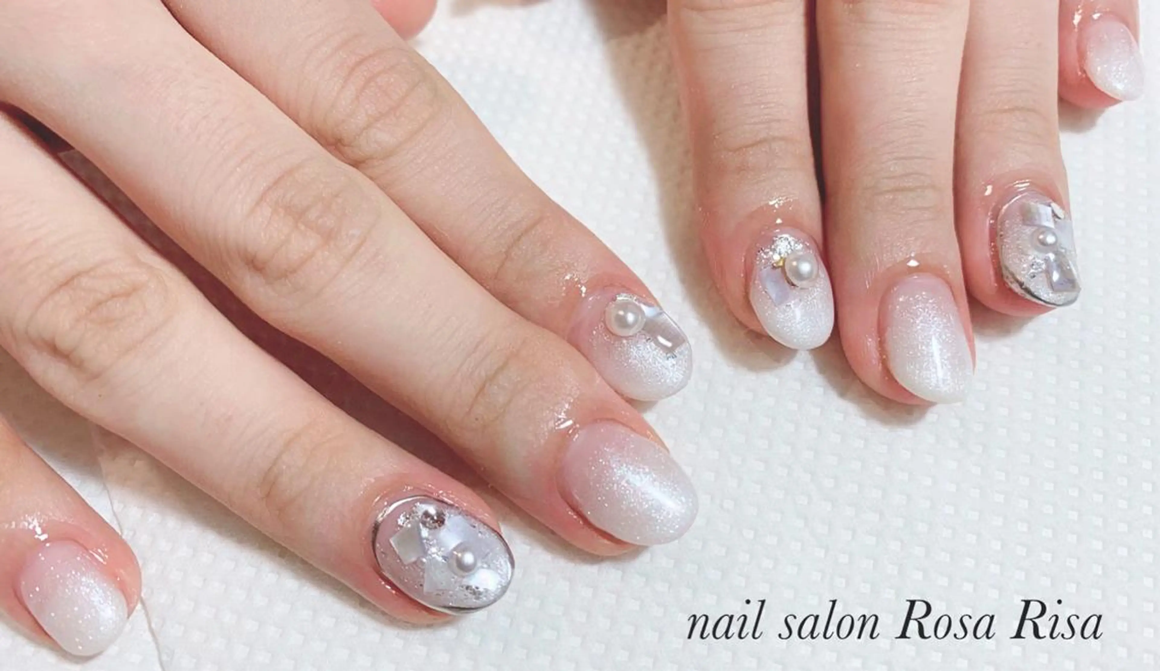 ミディアム ネイル ハンドネイル ネイルスタジオ シェイクユアハンズのネイルデザイン