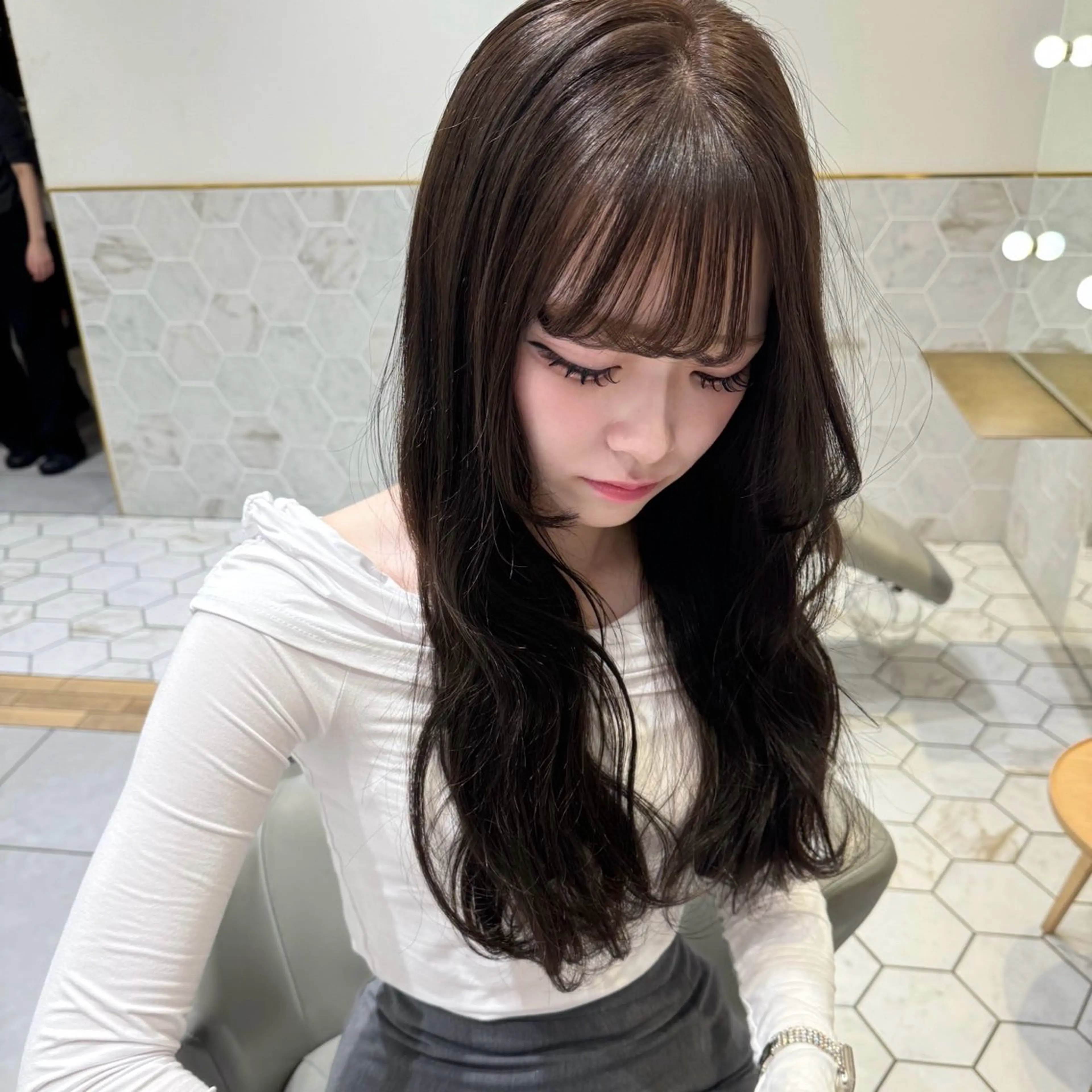 ロング カラー グレージュ ヘアカラー costes 今井芽依のヘアスタイル