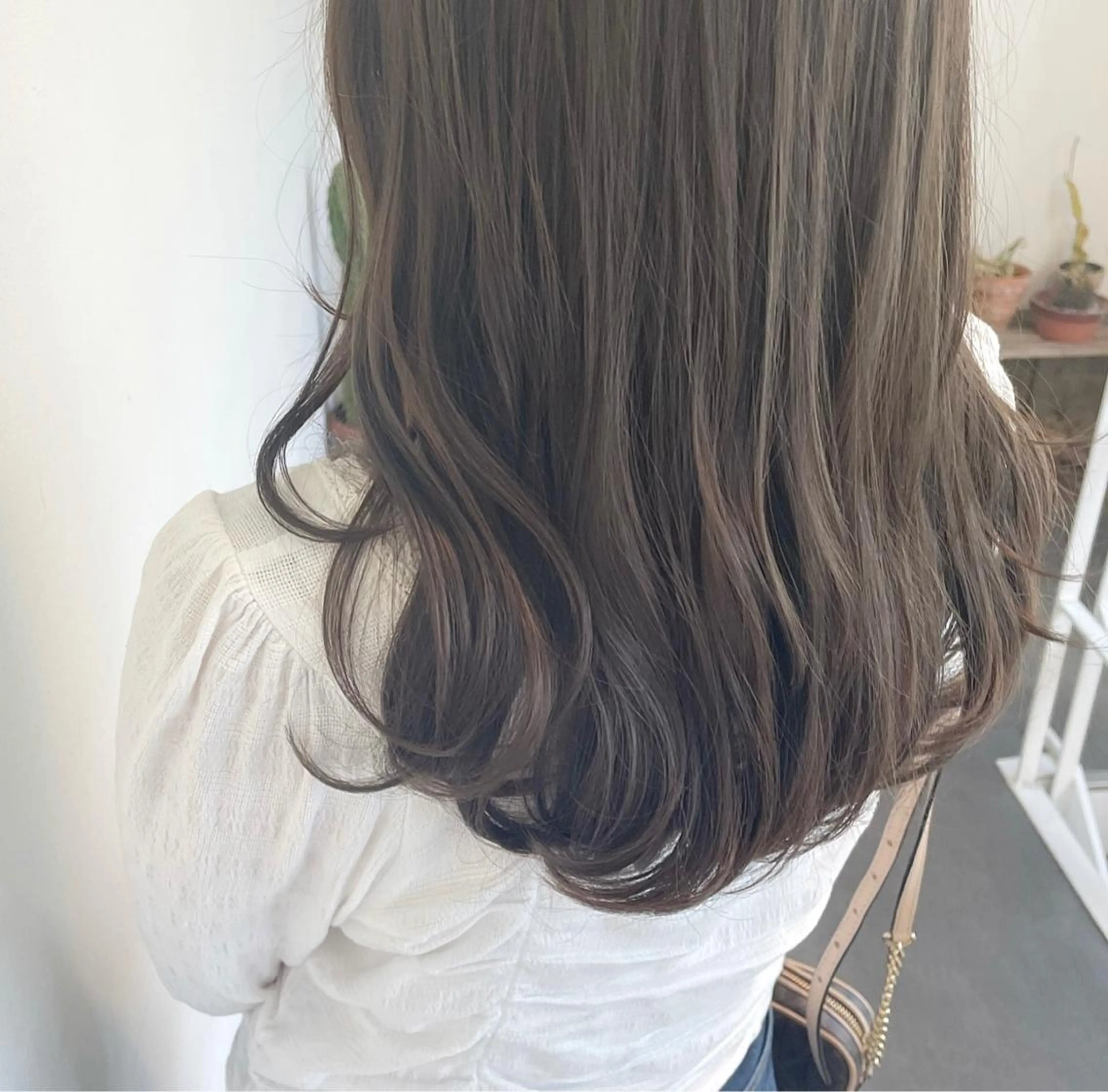 セミロング カラー カット ヘアカラー トリートメント GPIP 近藤沙樹のヘアスタイル