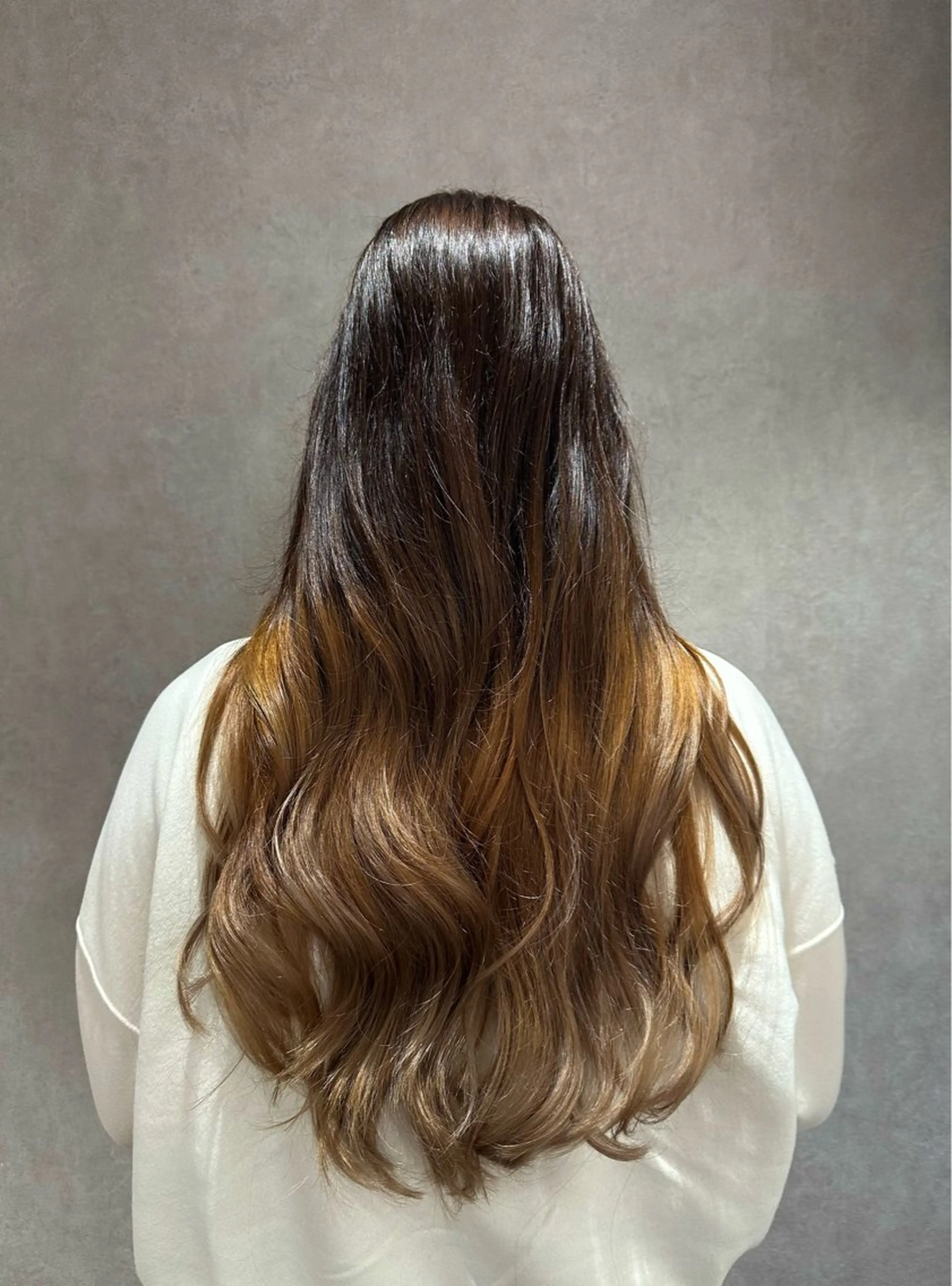 ロング ヘアカラー ✂️秋葉原 🤍YURI🤍のヘアスタイル