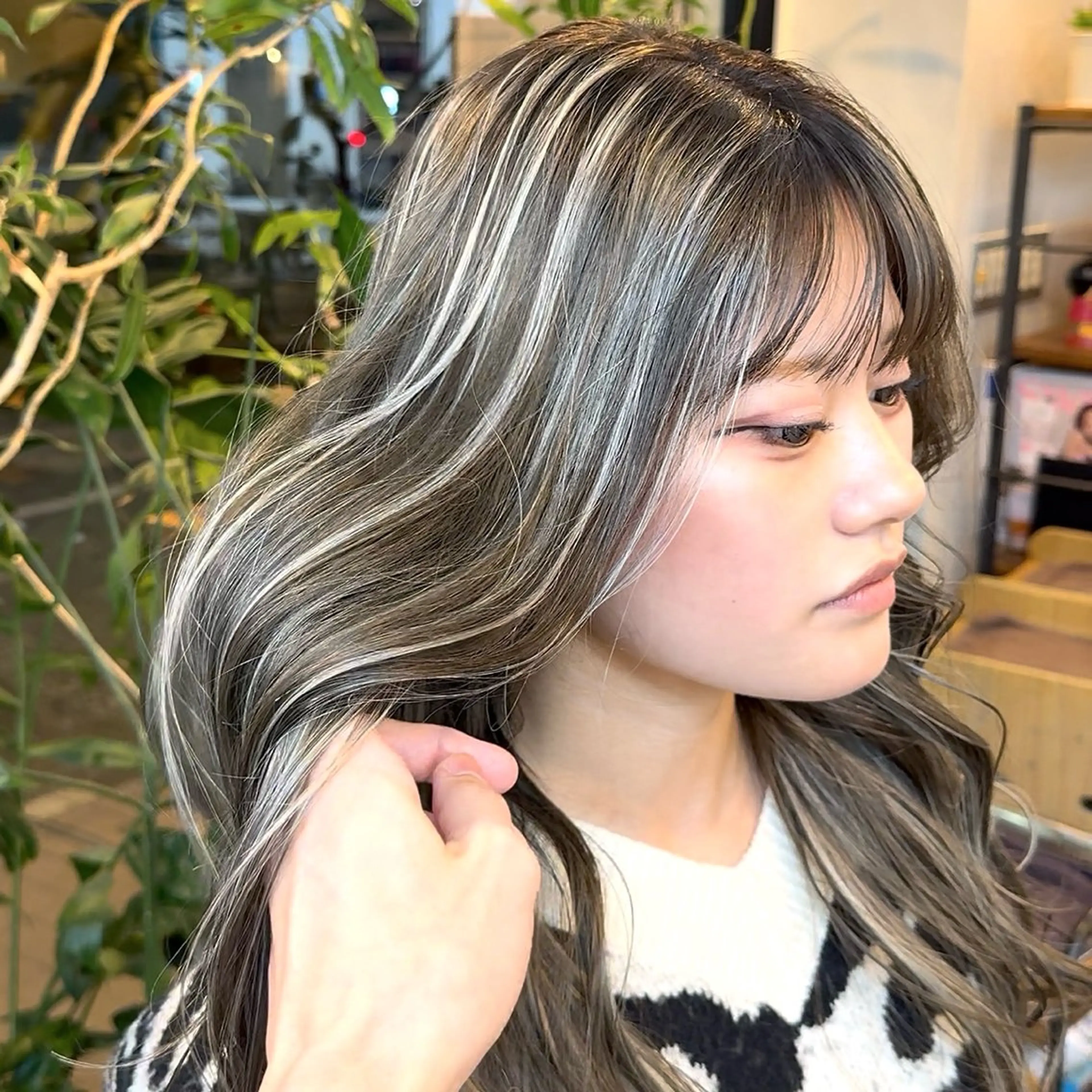 ロング 3Dハイライト ハイライト ヘアカラー トリートメント Cure2所属・🌈白いハイライト 🌈 🐶ノザワ🐶のヘアスタイル